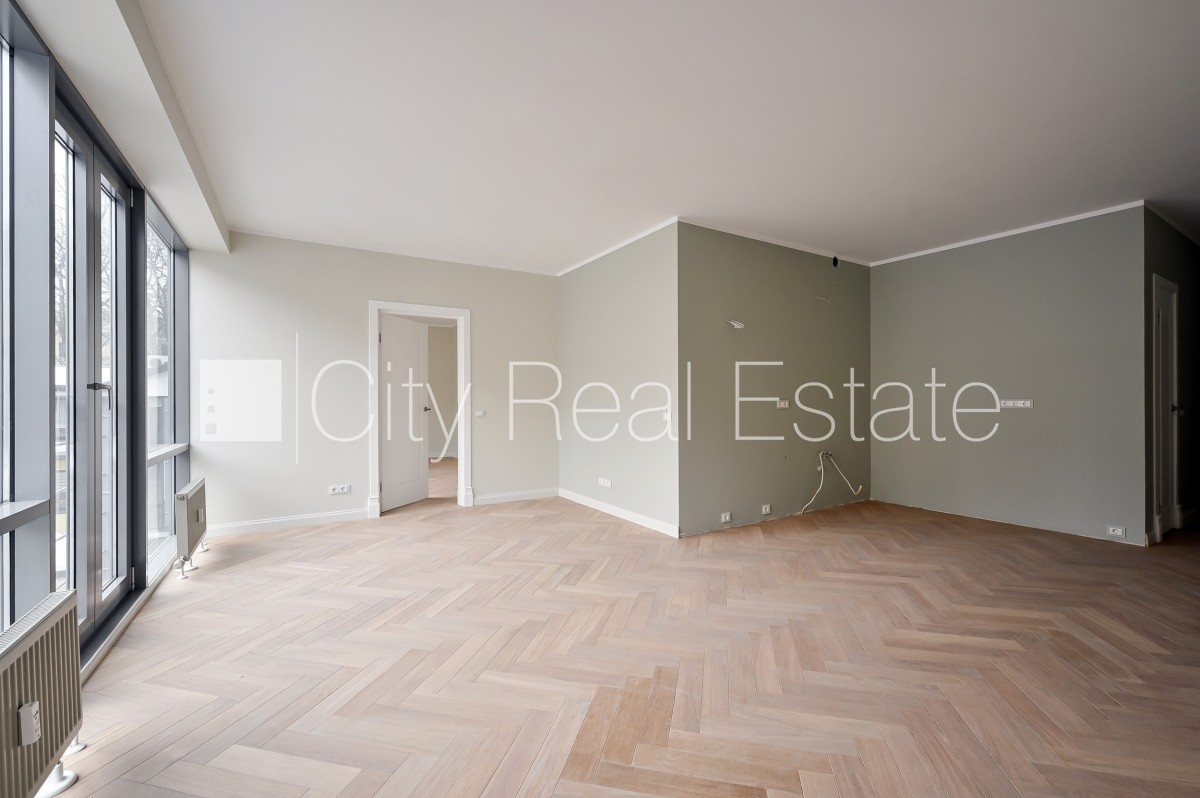 Sludinājumi. Projekts - Kalpaka Residence, ieeja no pagalma, balkons, terase, istabas izolētas 2 gab., istabas Cena: 410000 EUR Foto #3