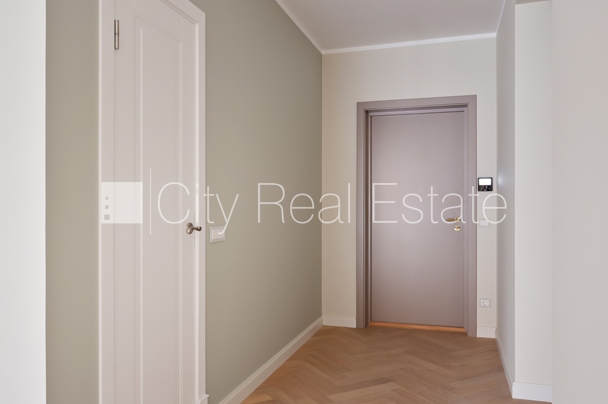 Sludinājumi. Projekts - Kalpaka Residence, ieeja no pagalma, balkons, terase, istabas izolētas 2 gab., istabas Cena: 410000 EUR Foto #15