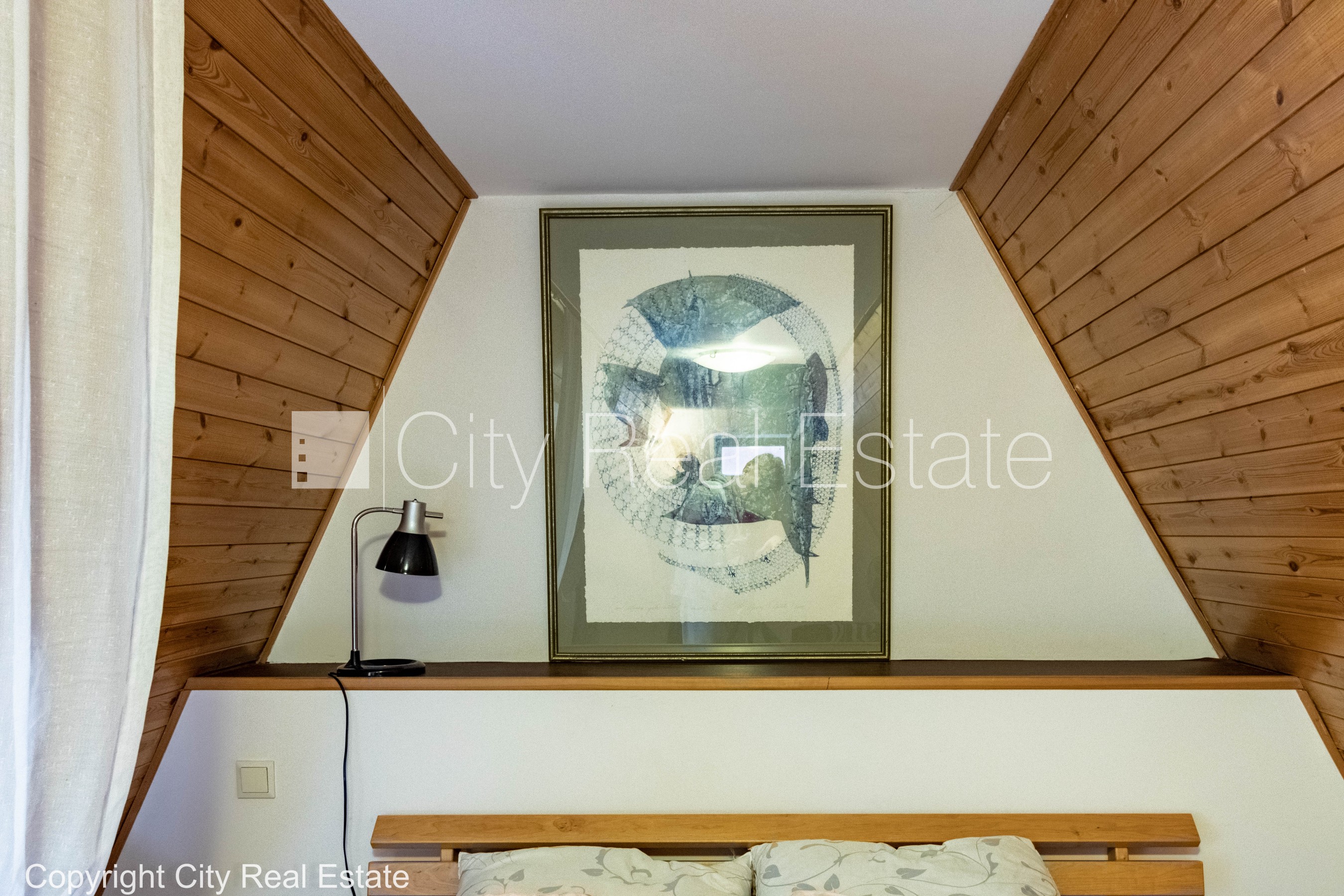 Sludinājumi. Fasādes māja, restaurēta māja, ieeja no ielas, mansards, logi vērsti mājas abās pusēs, divstāvīgs, Cena: 800 EUR/mēn Foto #11