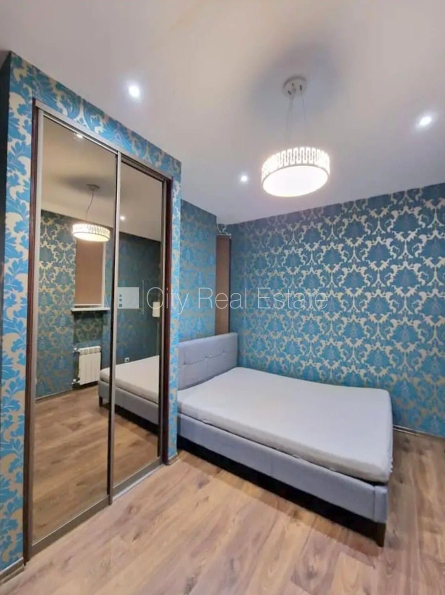 Sludinājumi. Projekts - Aleksandra Čaka 33, pagalma ēka, renovēta māja, labiekārtots apzaļumots pagalms, kāpņu Cena: 400 EUR/mēn Foto #7