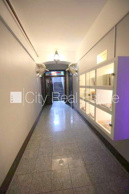 Sludinājumi. Projekts - Aleksandra Čaka 33, pagalma ēka, renovēta māja, labiekārtots apzaļumots pagalms, kāpņu Cena: 400 EUR/mēn Foto #10