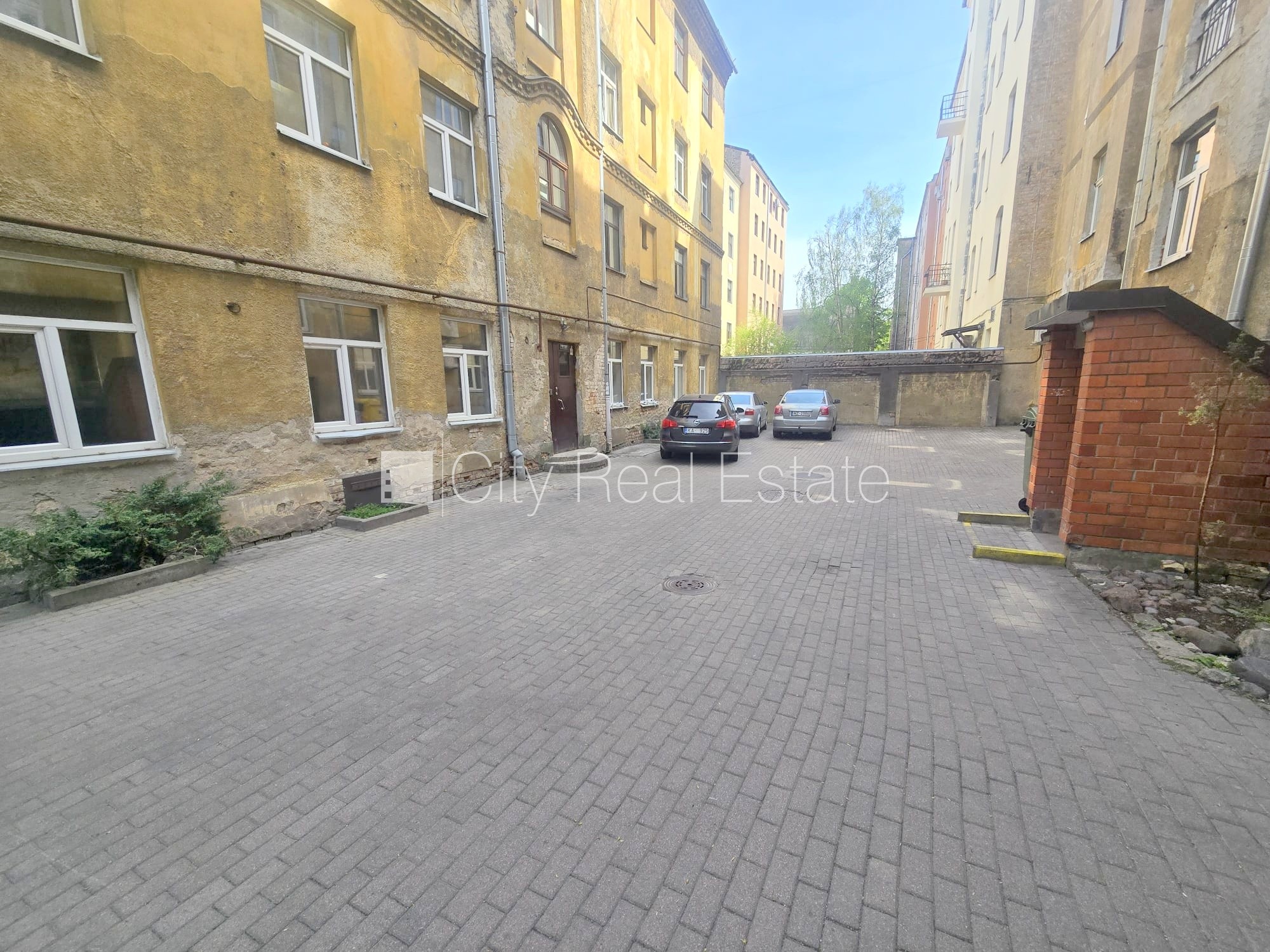 Sludinājumi. Zeme īpašumā, pagalma māja, slēgts pagalms, slēgta teritorija, vieta automašīnai, ieeja no pagalma, Cena: 93000 EUR Foto #24