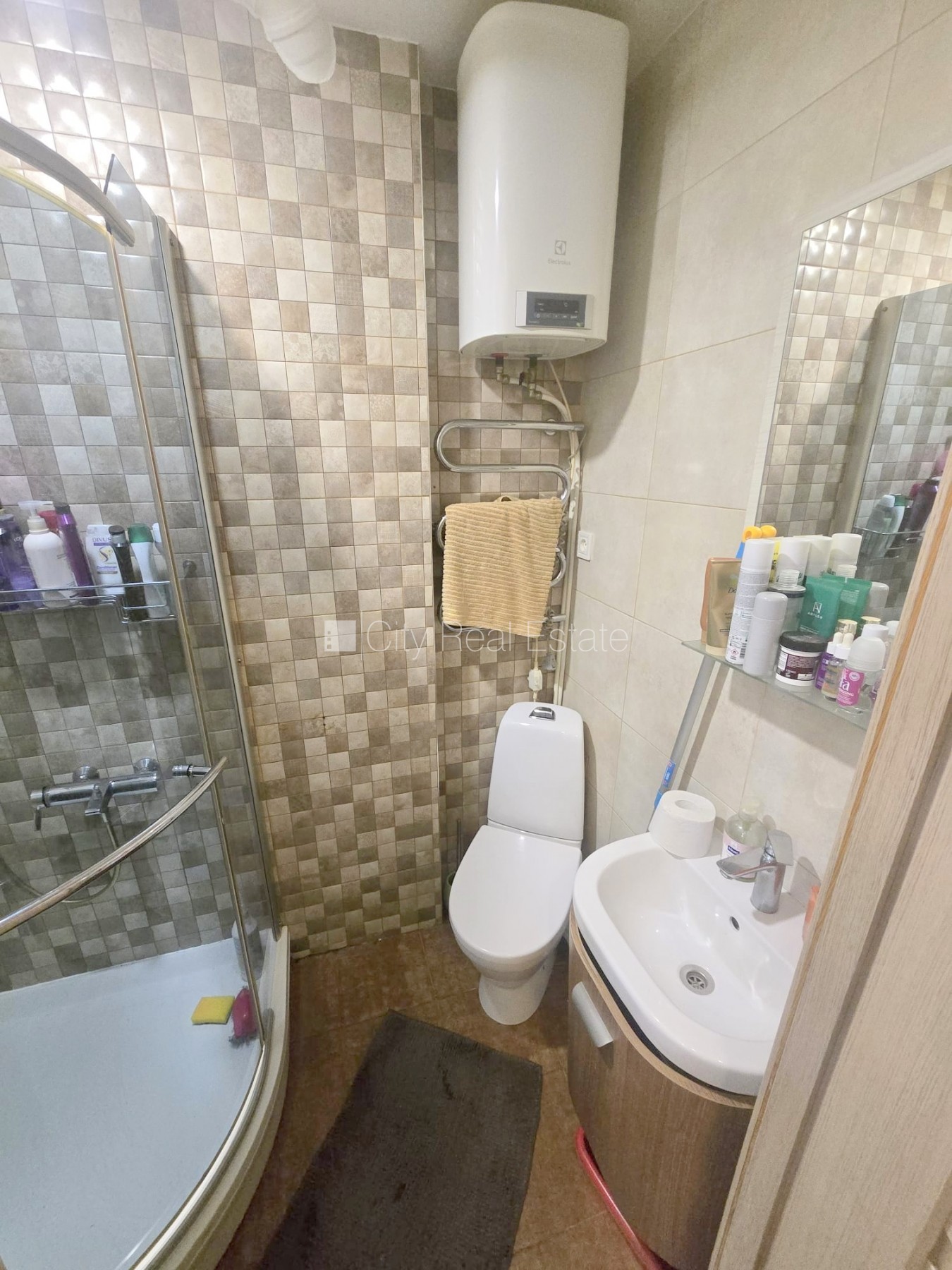 Sludinājumi. Zeme īpašumā, pagalma māja, slēgts pagalms, slēgta teritorija, vieta automašīnai, ieeja no pagalma, Cena: 93000 EUR Foto #19