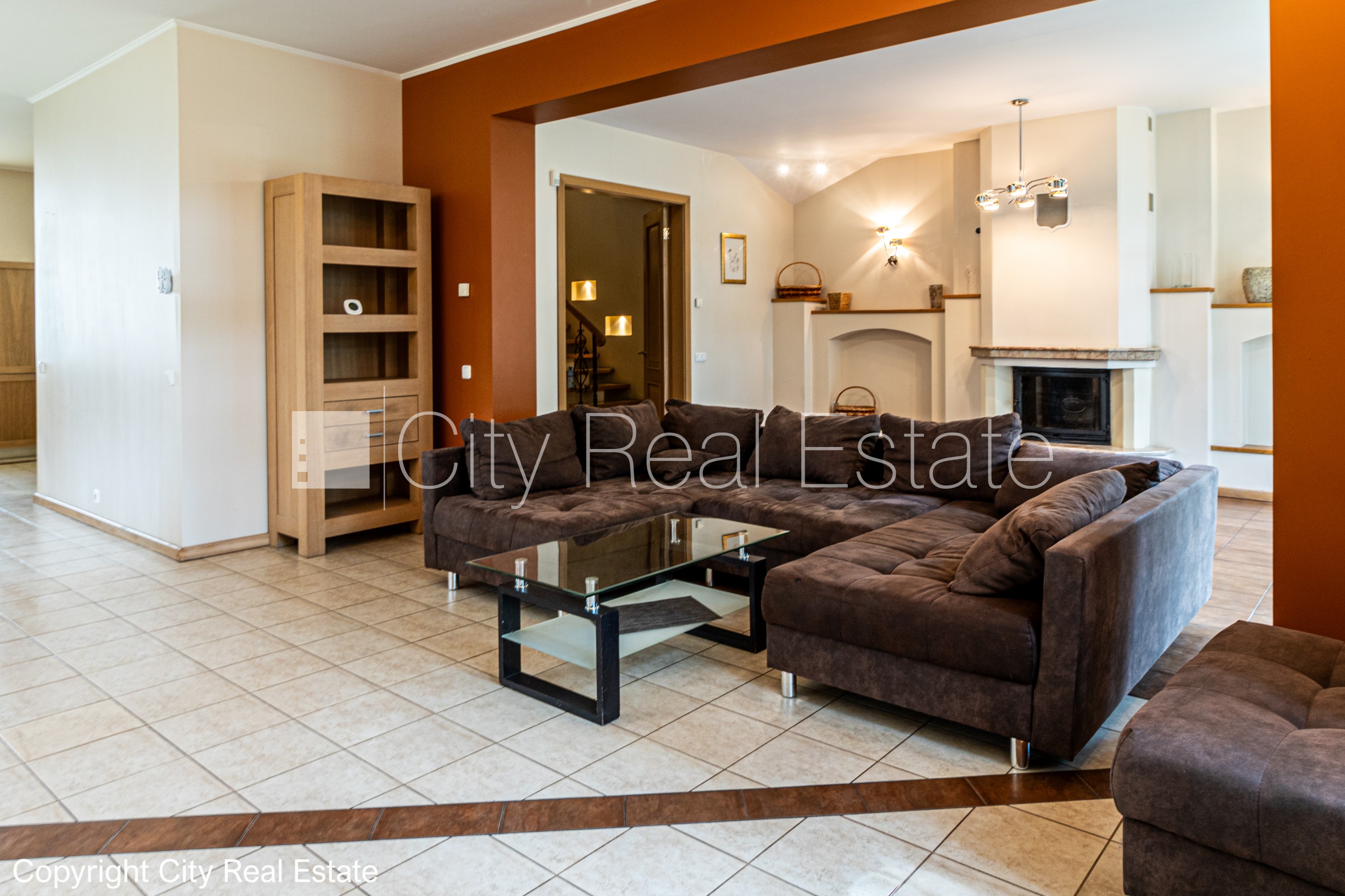 Объявление. Благоустроенная озеленённая территория, закрытая территория, гараж на одну машину, два балкона, Цена: 700000 EUR Foto #9