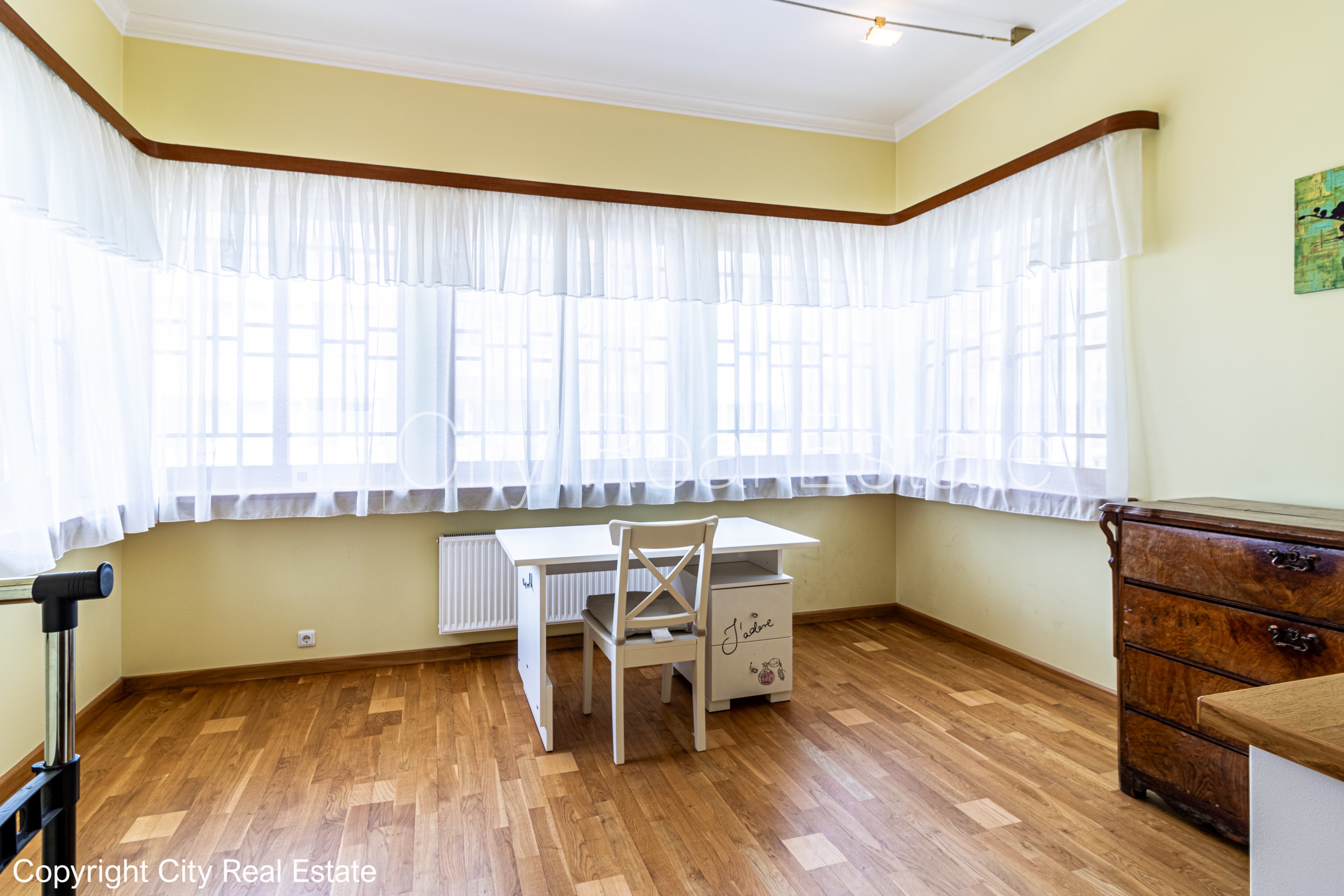 Объявление. Благоустроенная озеленённая территория, закрытая территория, гараж на одну машину, два балкона, Цена: 700000 EUR Foto #24