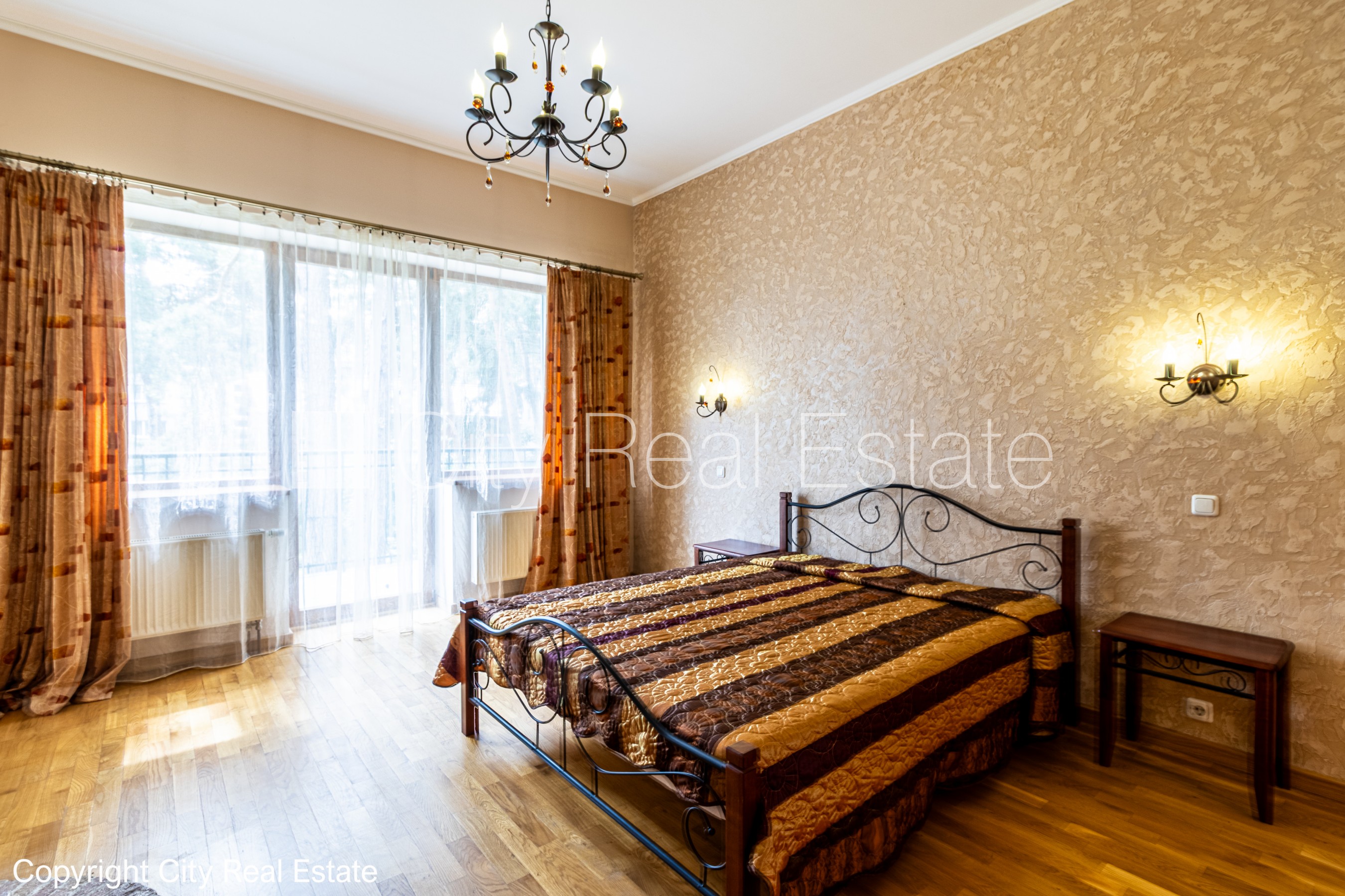 Объявление. Благоустроенная озеленённая территория, закрытая территория, гараж на одну машину, два балкона, Цена: 700000 EUR Foto #19