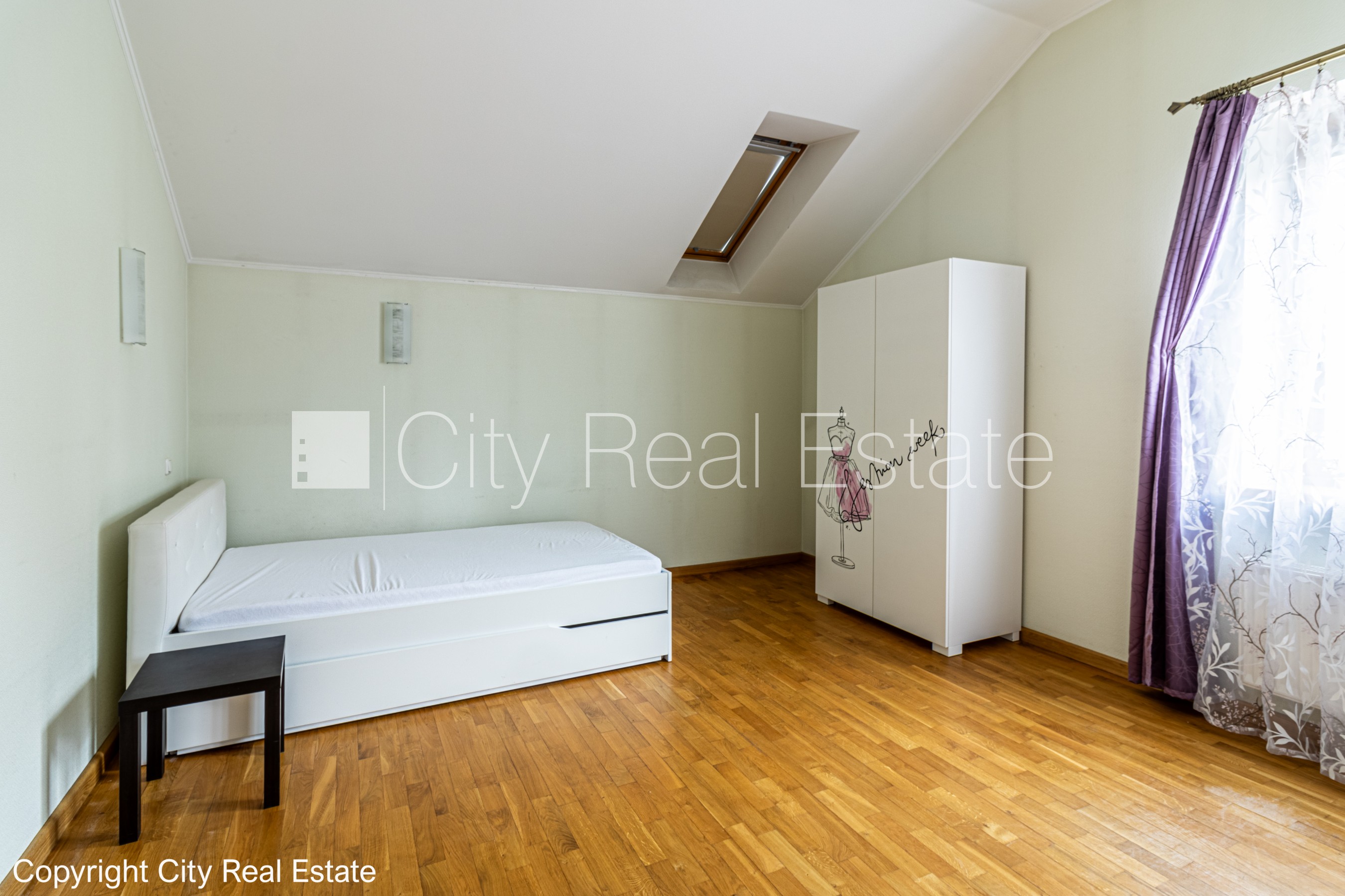 Объявление. Благоустроенная озеленённая территория, закрытая территория, гараж на одну машину, два балкона, Цена: 700000 EUR Foto #23