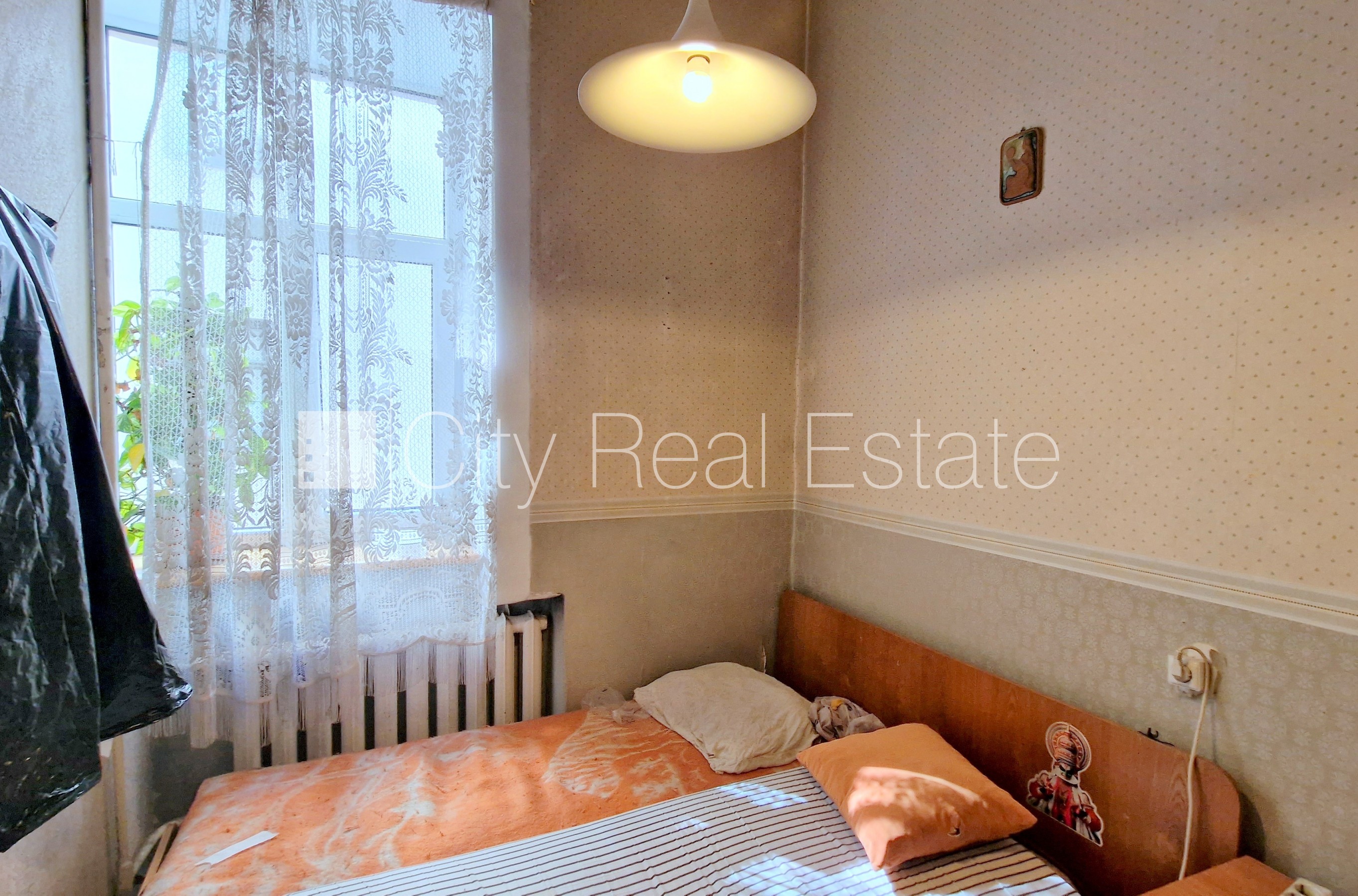 Sludinājumi. Fasādes māja, ieeja no pagalma, kāpņu telpa pēc kosmētiskā remonta, logi vērsti mājas abās pusēs, Cena: 152000 EUR Foto #17