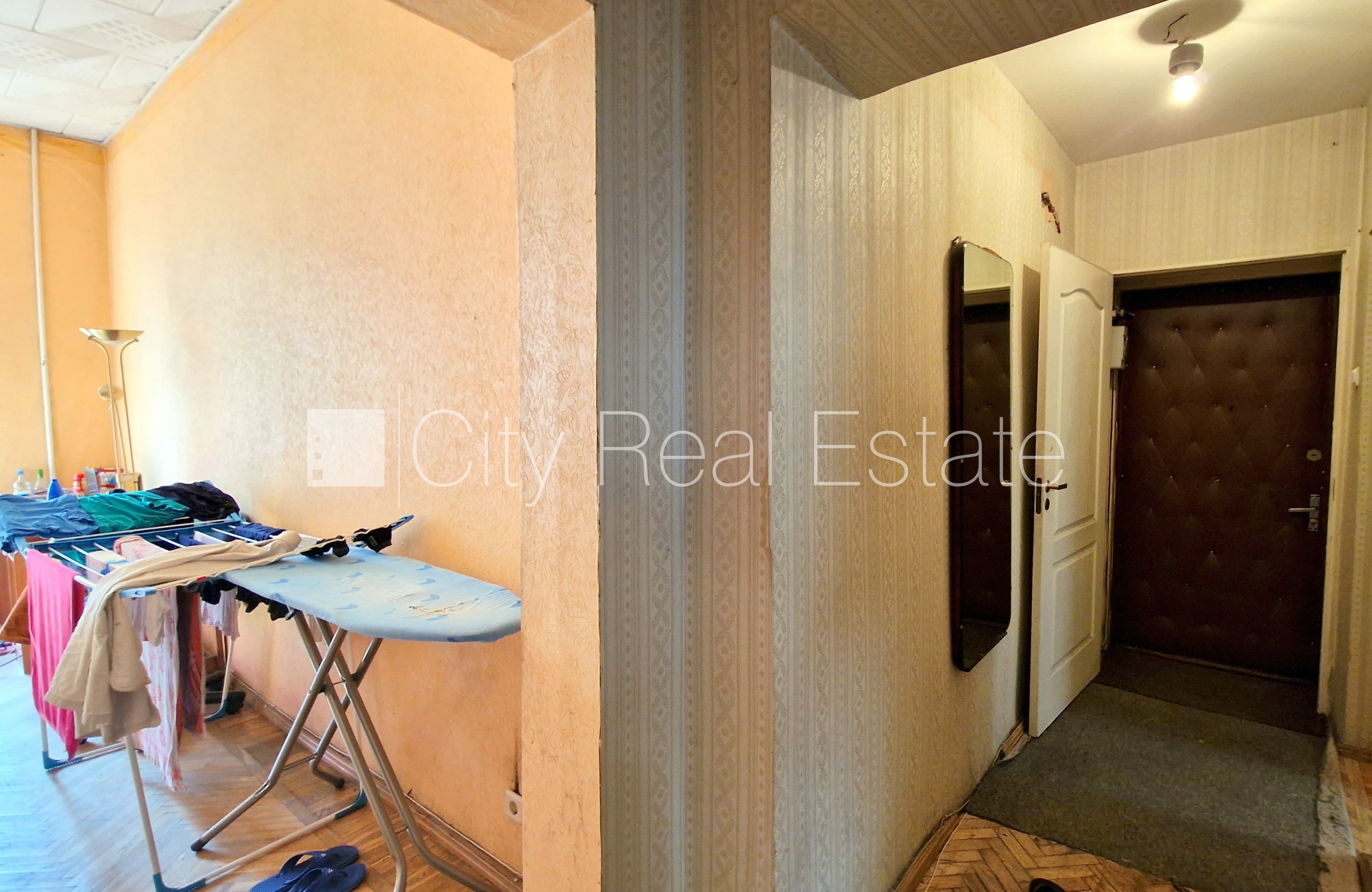 Sludinājumi. Fasādes māja, ieeja no pagalma, kāpņu telpa pēc kosmētiskā remonta, logi vērsti mājas abās pusēs, Cena: 152000 EUR Foto #16