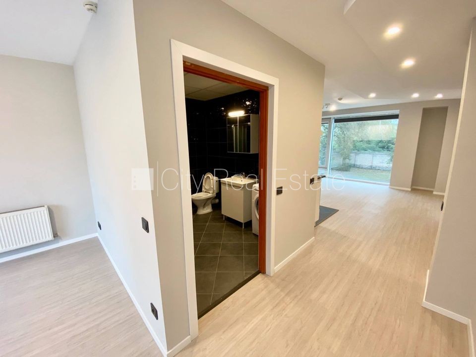 Sludinājumi. Fasādes māja, renovēta māja, slēgta teritorija, ieeja no ielas, ir lifts, kāpņu telpa pēc kapitālā Cena: 470 EUR/mēn Foto #8