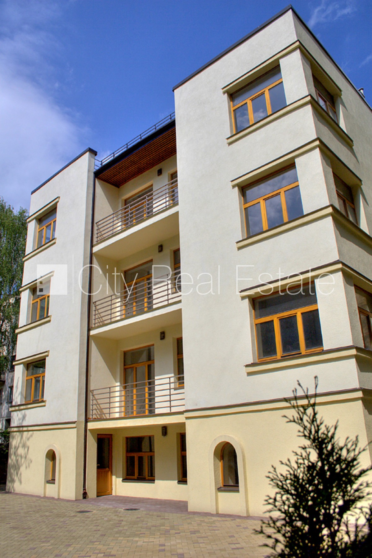 Sludinājumi. Renovēta māja, dzīvokļu skaits ēkā  5 gab., dzīvokļus nepārdod atsevišķi, bet visu īpašumu kopā, Cena: 920000 EUR Foto #5