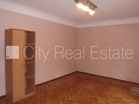 Sludinājumi. Fasādes māja, labiekārtots apzaļumots pagalms, slēgts pagalms, iežogota teritorija ar koka sētu, Cena: 170000 EUR Foto #4