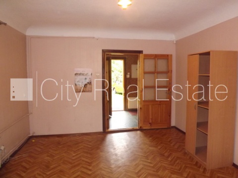 Sludinājumi. Fasādes māja, labiekārtots apzaļumots pagalms, slēgts pagalms, iežogota teritorija ar koka sētu, Cena: 170000 EUR Foto #5