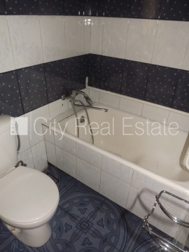 Sludinājumi. Fasādes māja, labiekārtots apzaļumots pagalms, slēgts pagalms, iežogota teritorija ar koka sētu, Cena: 170000 EUR Foto #12