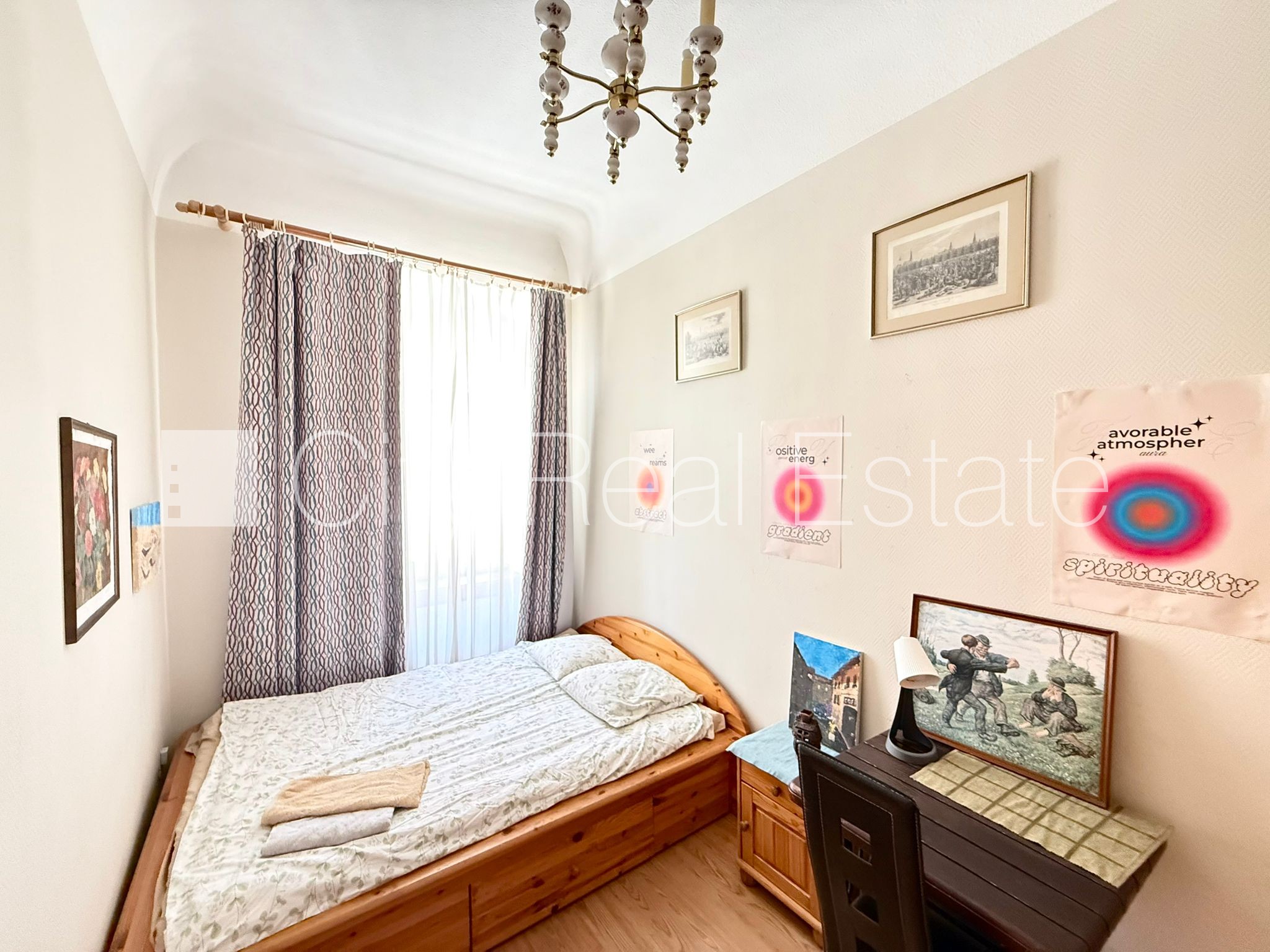 Sludinājumi. Fasādes māja, renovēta māja, ieeja no ielas, kāpņu telpa pēc kosmētiskā remonta, logi vērsti mājas Cena: 1000 EUR/mēn Foto #6