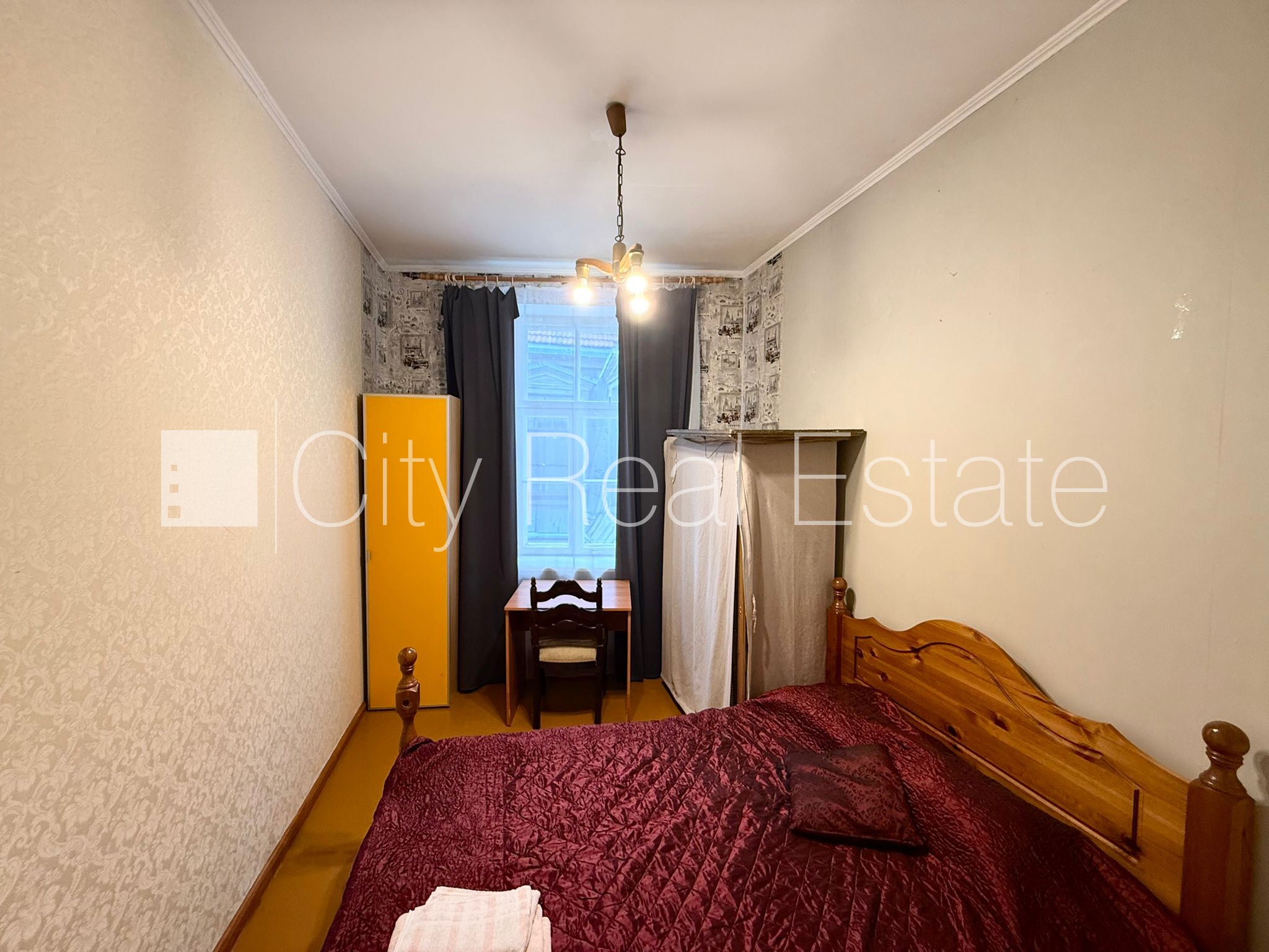 Sludinājumi. Fasādes māja, renovēta māja, ieeja no ielas, kāpņu telpa pēc kosmētiskā remonta, logi vērsti mājas Cena: 1000 EUR/mēn Foto #8