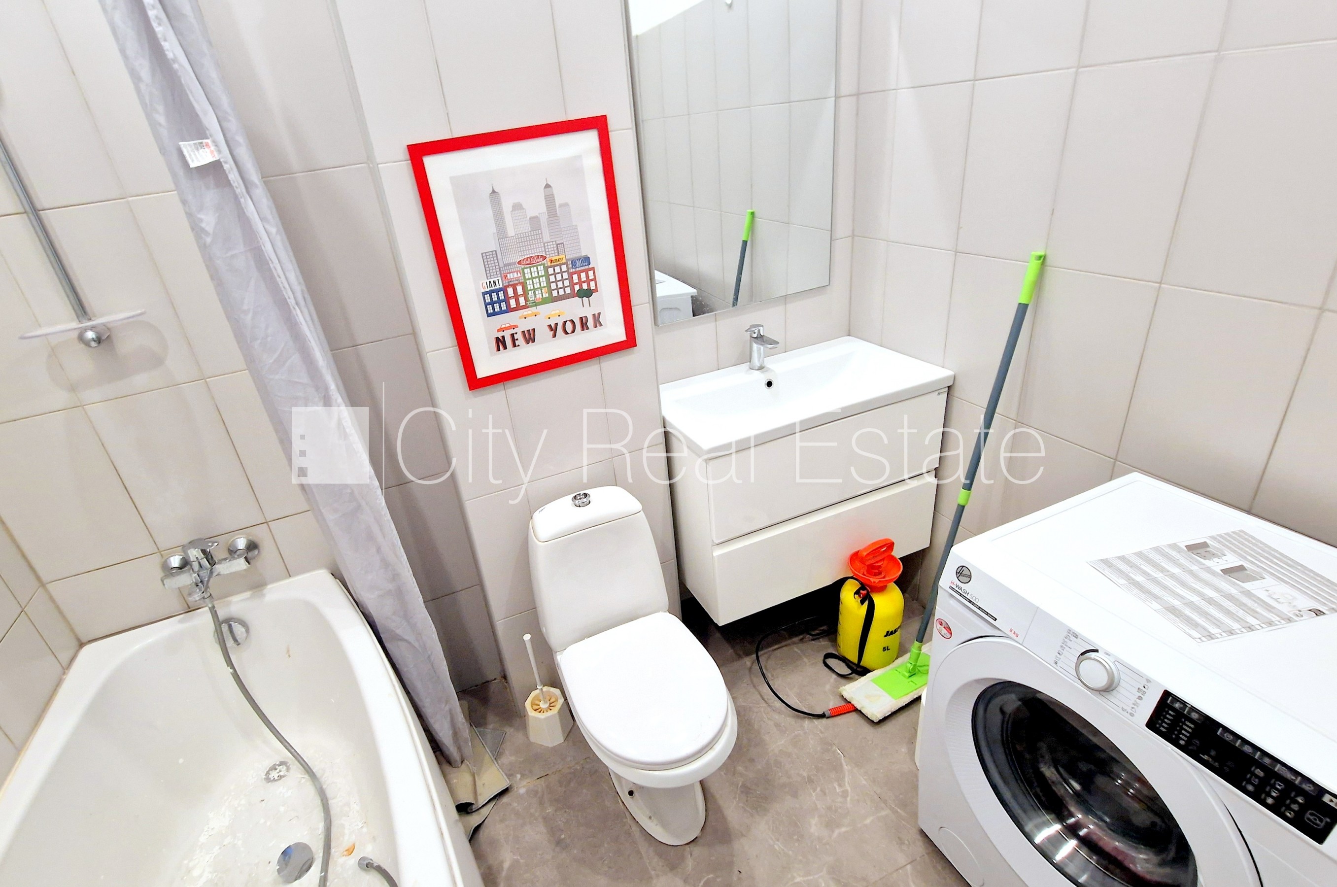 Объявление. Фасадный дом, реновированный дом, благоустроенный озеленённый двор, въездные ворота оснащены Цена: 850 EUR/мес. Foto #21