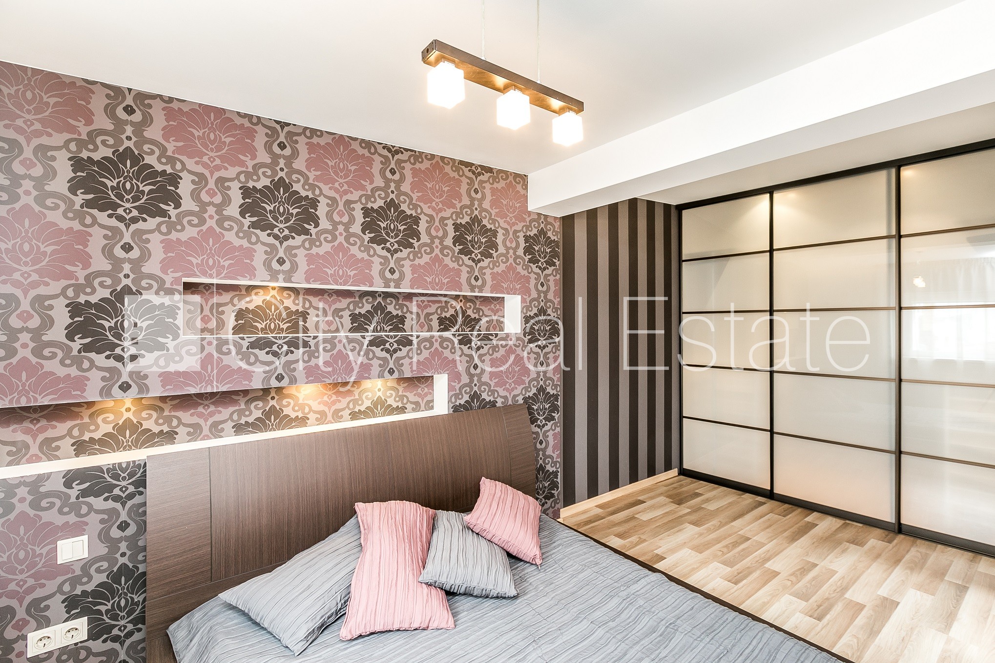 Объявление. Дом во дворе, мансарда, окна выходят во двор, количество спален 2 шт., двухэтажный, изолированные Цена: 235000 EUR Foto #10