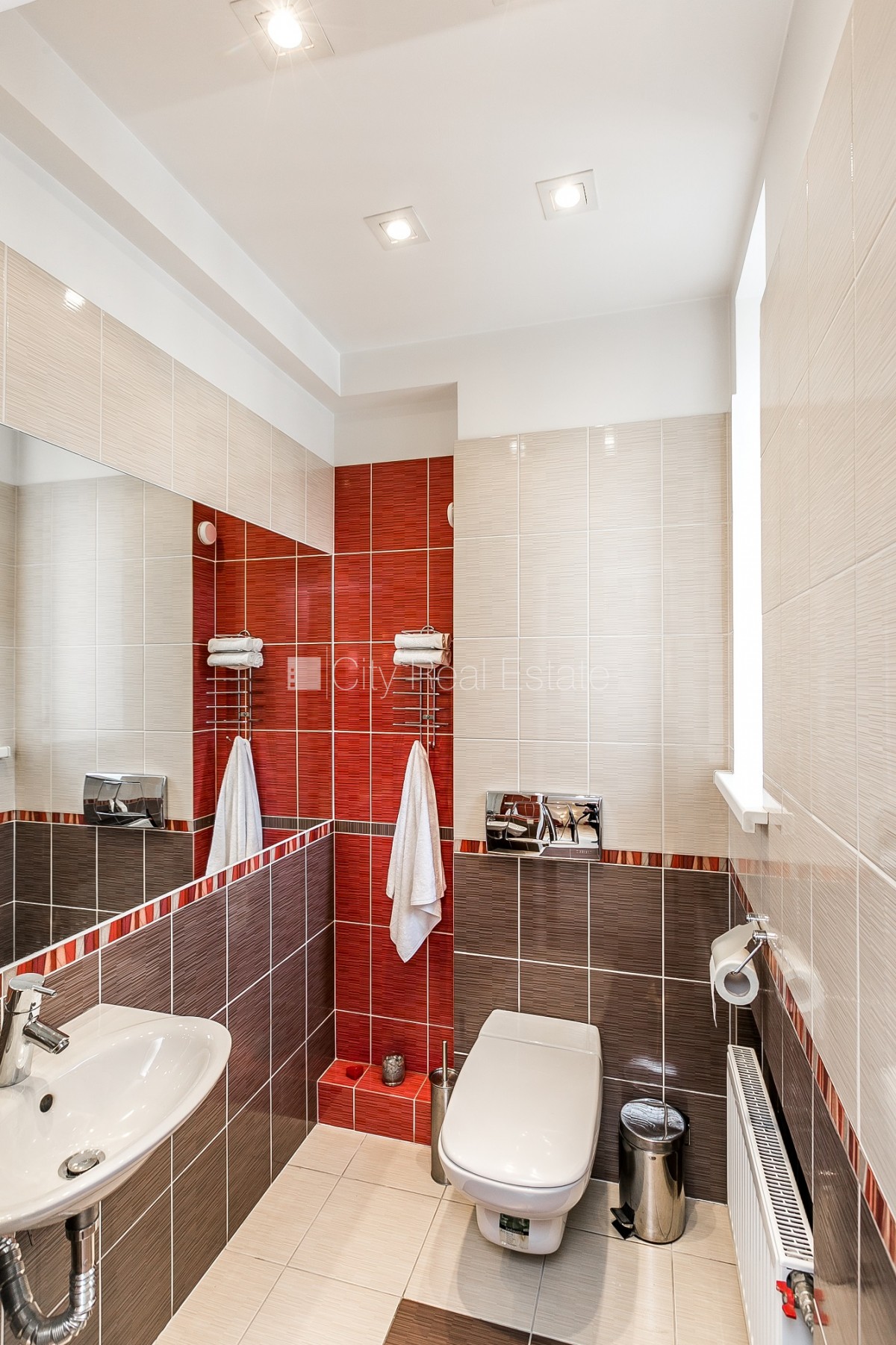 Объявление. Дом во дворе, мансарда, окна выходят во двор, количество спален 2 шт., двухэтажный, изолированные Цена: 235000 EUR Foto #6