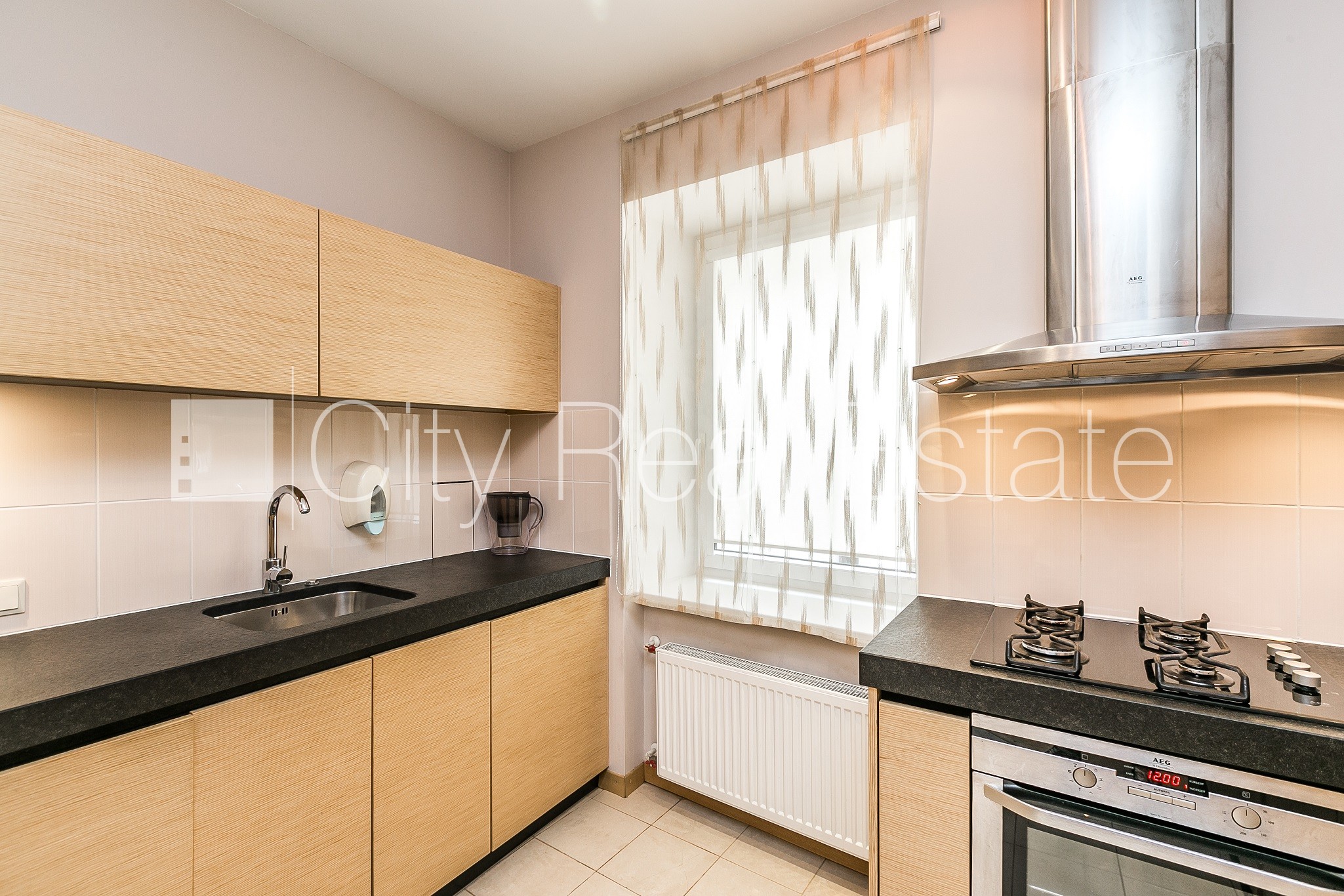 Объявление. Дом во дворе, мансарда, окна выходят во двор, количество спален 2 шт., двухэтажный, изолированные Цена: 235000 EUR Foto #4