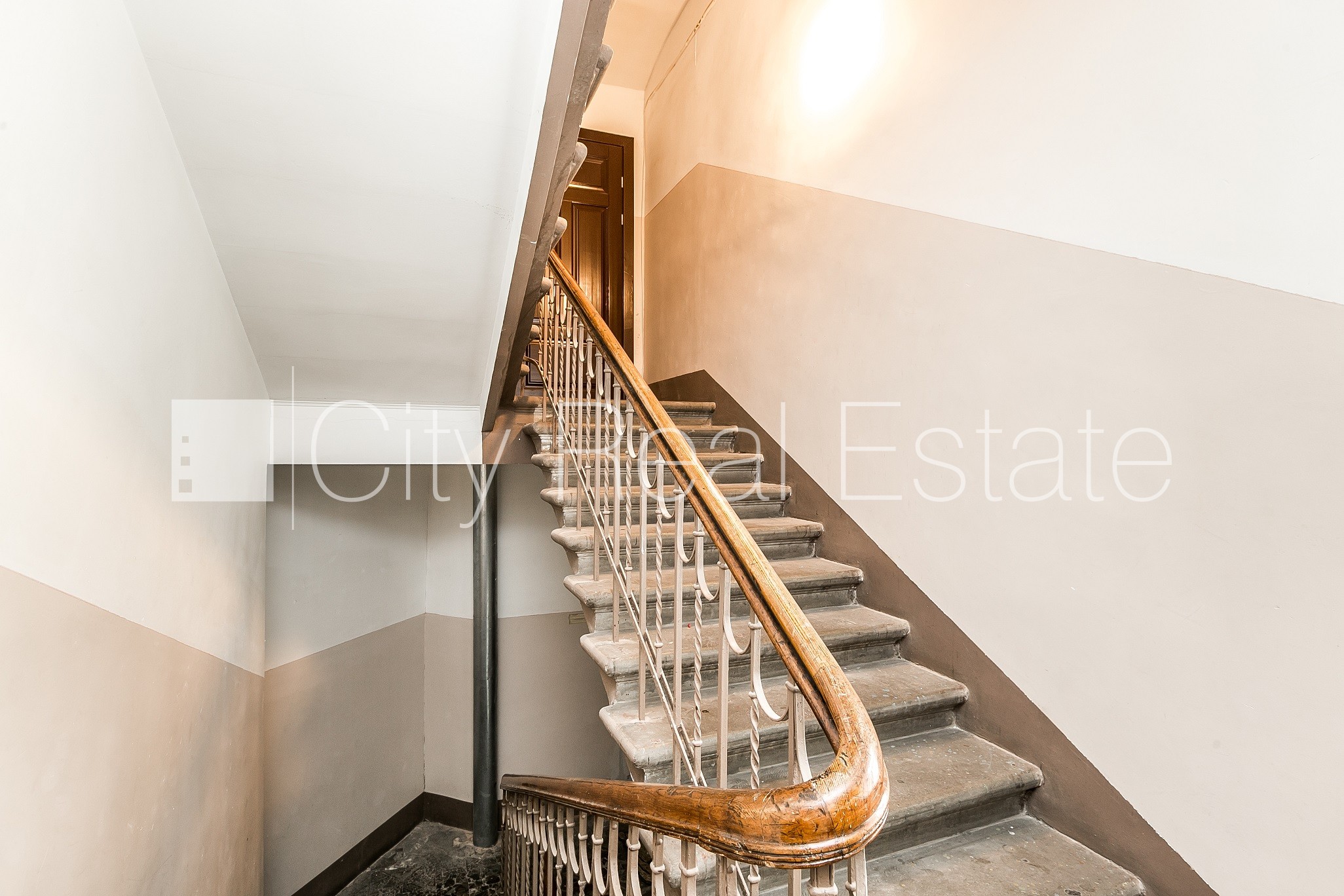 Объявление. Дом во дворе, мансарда, окна выходят во двор, количество спален 2 шт., двухэтажный, изолированные Цена: 235000 EUR Foto #14