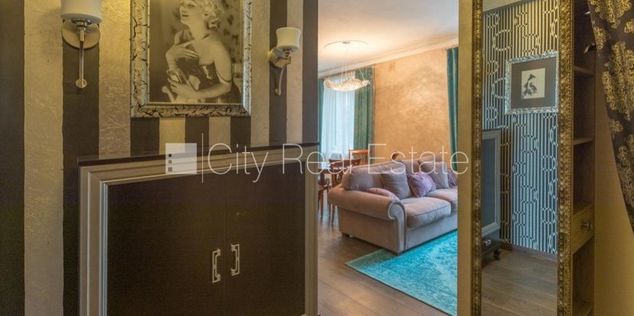 Sludinājumi. Zaļā teritorija, logi vērsti mājas abās pusēs, istabas izolētas, studio tipa, virtuve apvienota ar Cena: 160000 EUR Foto #11