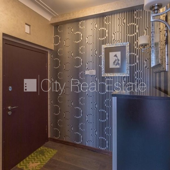 Sludinājumi. Zaļā teritorija, logi vērsti mājas abās pusēs, istabas izolētas, studio tipa, virtuve apvienota ar Cena: 160000 EUR Foto #17