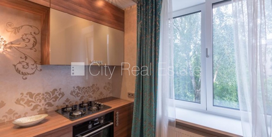 Sludinājumi. Zaļā teritorija, logi vērsti mājas abās pusēs, istabas izolētas, studio tipa, virtuve apvienota ar Cena: 160000 EUR Foto #5