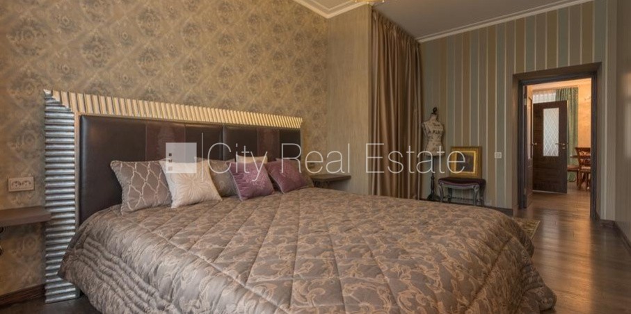 Sludinājumi. Zaļā teritorija, logi vērsti mājas abās pusēs, istabas izolētas, studio tipa, virtuve apvienota ar Cena: 160000 EUR Foto #13