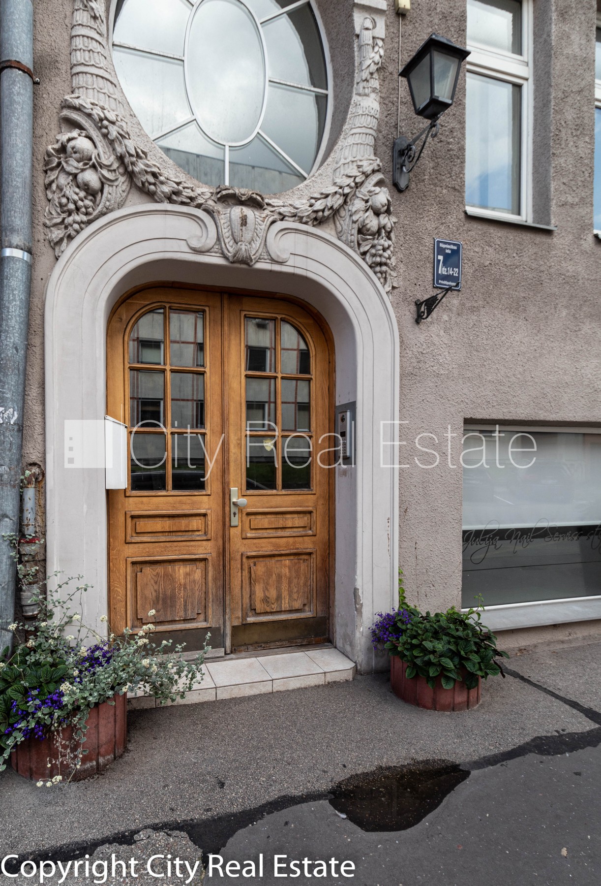 Sludinājumi. Fasādes māja, renovēta māja, slēgts pagalms, iespēja nomāt autostāvvietu, ieeja no ielas, beletāža, Cena: 1200 EUR/mēn Foto #10