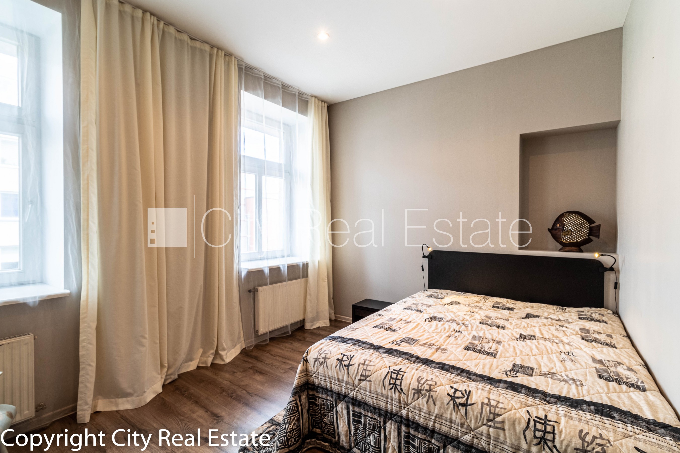 Sludinājumi. Fasādes māja, renovēta māja, slēgts pagalms, iespēja nomāt autostāvvietu, ieeja no ielas, kāpņu Cena: 2000 EUR/mēn Foto #10