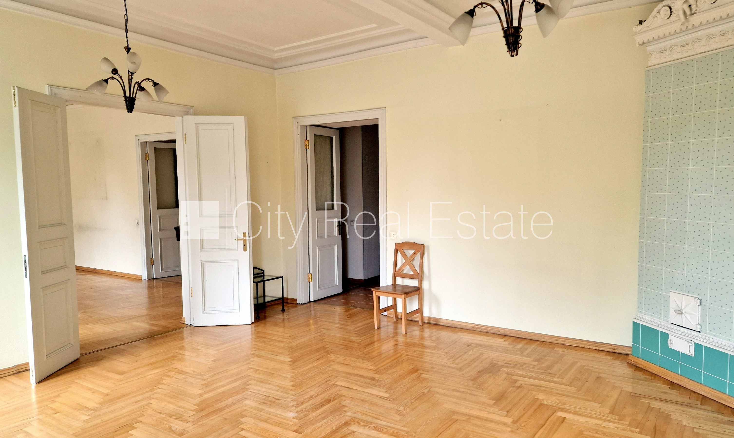 Sludinājumi. Zeme īpašumā, fasādes māja, renovēta māja, mainīts Jumta segums, labiekārtota apzaļumota Cena: 387400 EUR Foto #6