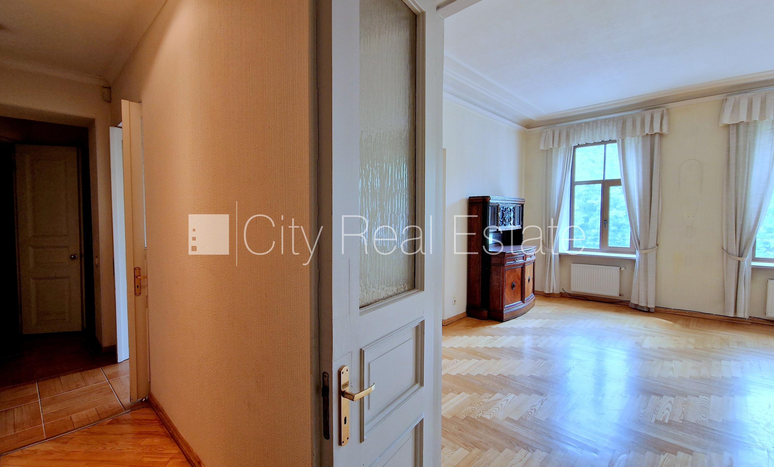 Sludinājumi. Zeme īpašumā, fasādes māja, renovēta māja, mainīts Jumta segums, labiekārtota apzaļumota Cena: 387400 EUR Foto #12