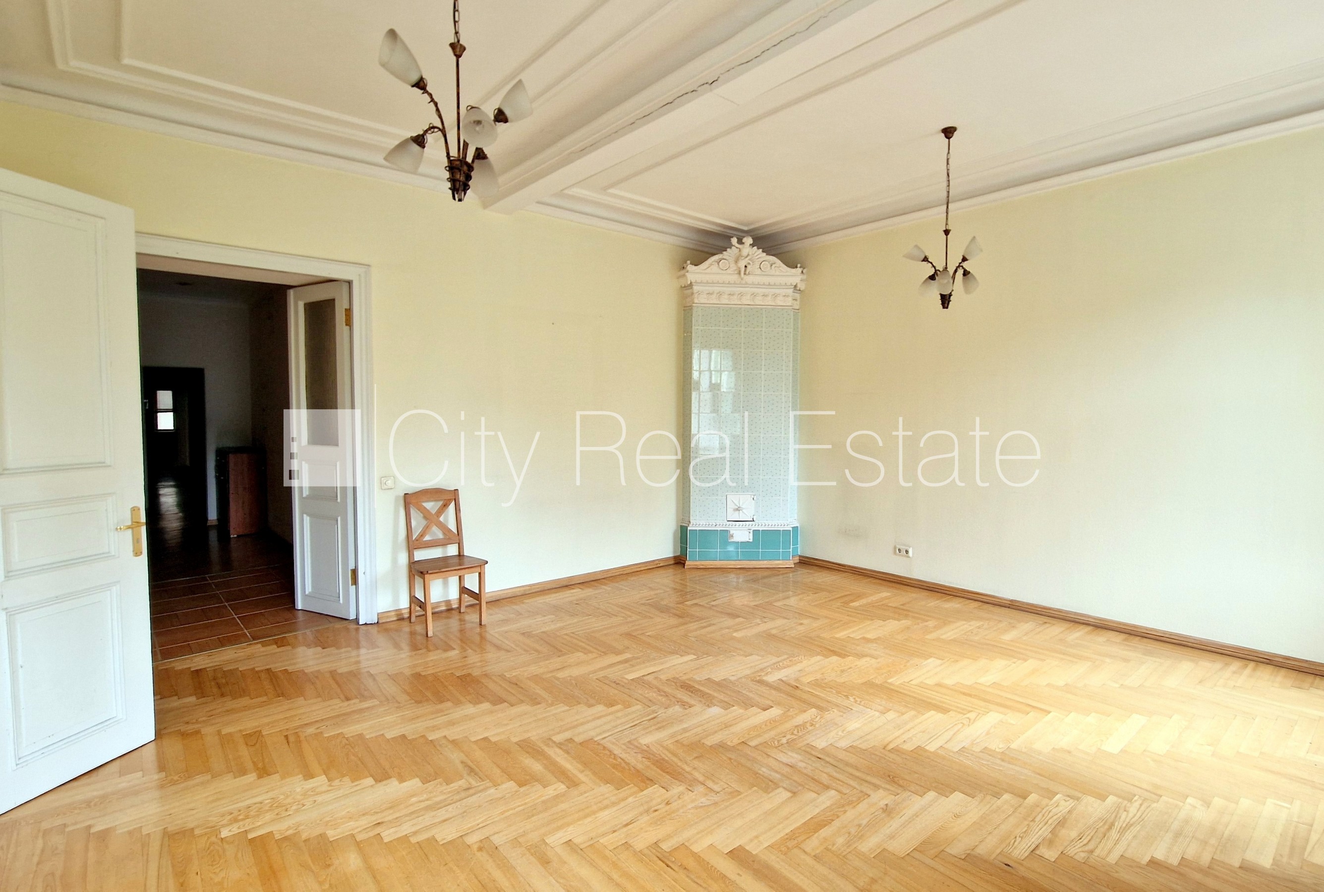 Sludinājumi. Zeme īpašumā, fasādes māja, renovēta māja, mainīts Jumta segums, labiekārtota apzaļumota Cena: 387400 EUR Foto #11