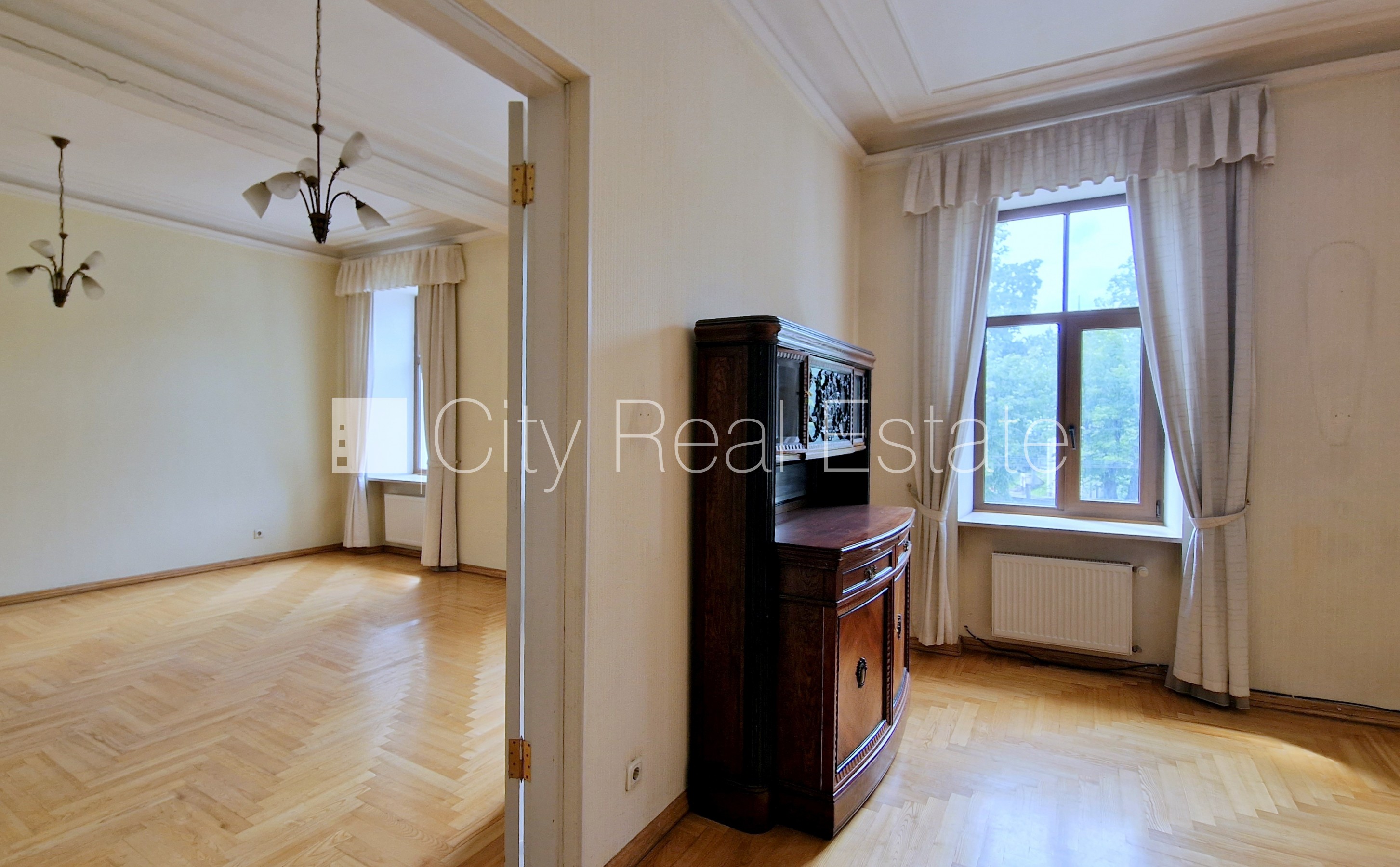 Sludinājumi. Zeme īpašumā, fasādes māja, renovēta māja, mainīts Jumta segums, labiekārtota apzaļumota Cena: 387400 EUR Foto #7