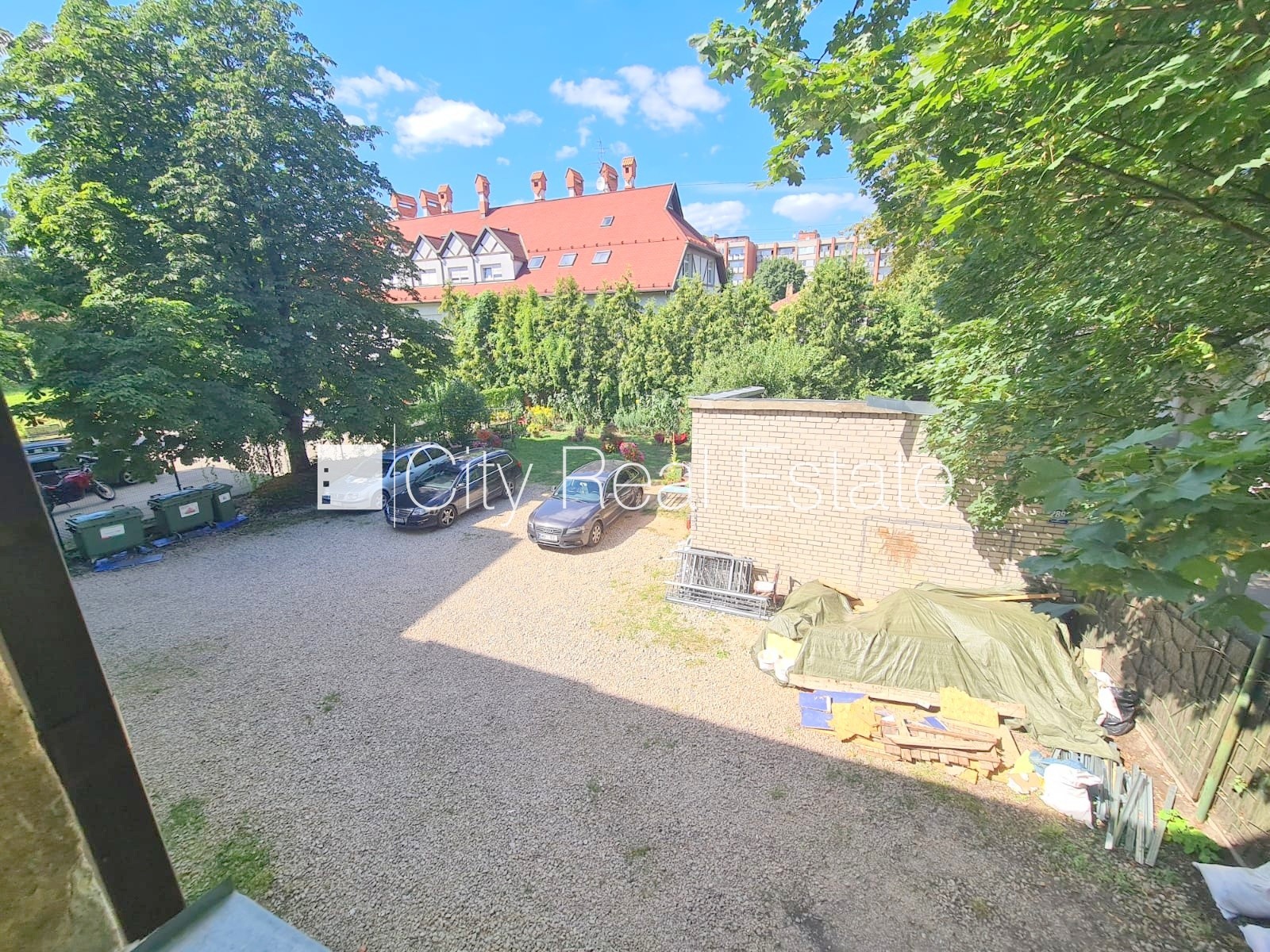 Sludinājumi. Fasādes māja, slēgts pagalms, iespēja nomāt autostāvvietu, ieeja no ielas un pagalma, logi vērsti Cena: 300 EUR/mēn Foto #20