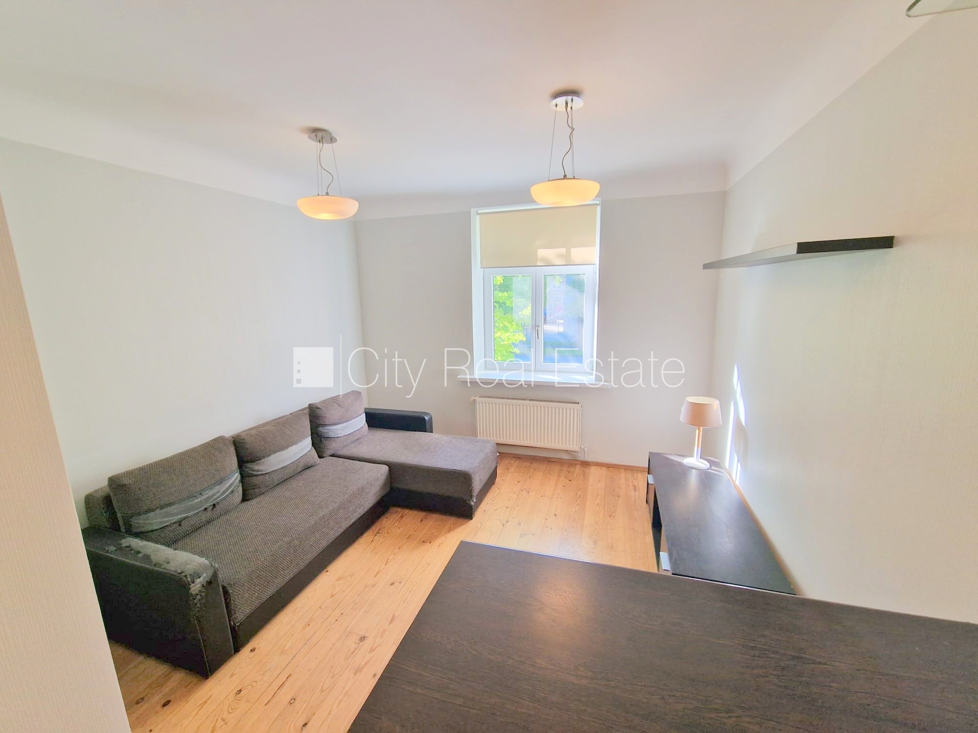 Sludinājumi. Fasādes māja, slēgts pagalms, iespēja nomāt autostāvvietu, ieeja no ielas un pagalma, logi vērsti Cena: 300 EUR/mēn Foto #10