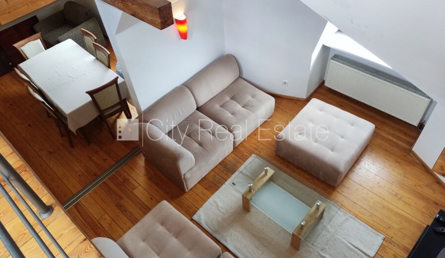 Объявление. Фасадный дом, вход с улицы, мансарда, сауна, смежно-изолированные комнаты, высокие потолки, газовое Цена: 199000 EUR Foto #6