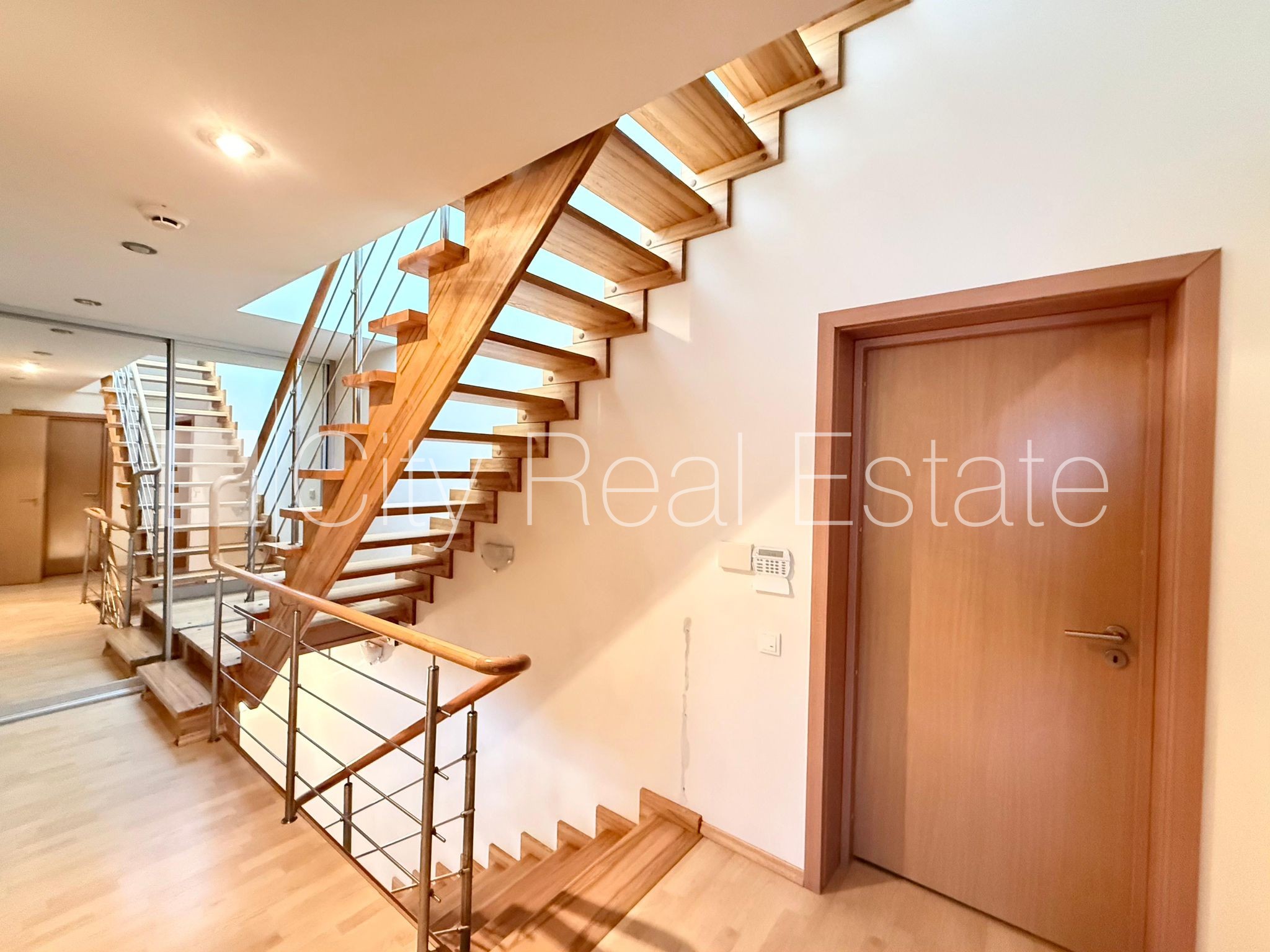 Объявление. Рядный дом, новостройка, благоустроенная озеленённая территория, благоустроенный озеленённый двор, Цена: 2500 EUR/мес. Foto #5