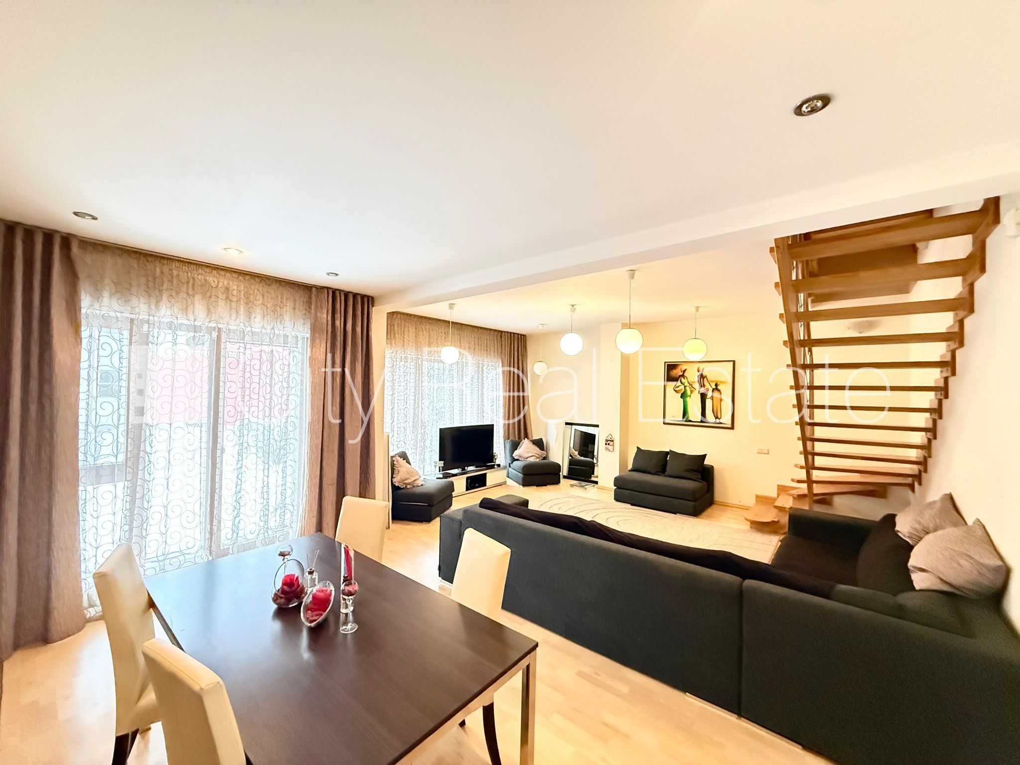 Объявление. Рядный дом, новостройка, благоустроенная озеленённая территория, благоустроенный озеленённый двор, Цена: 2500 EUR/мес. Foto #1