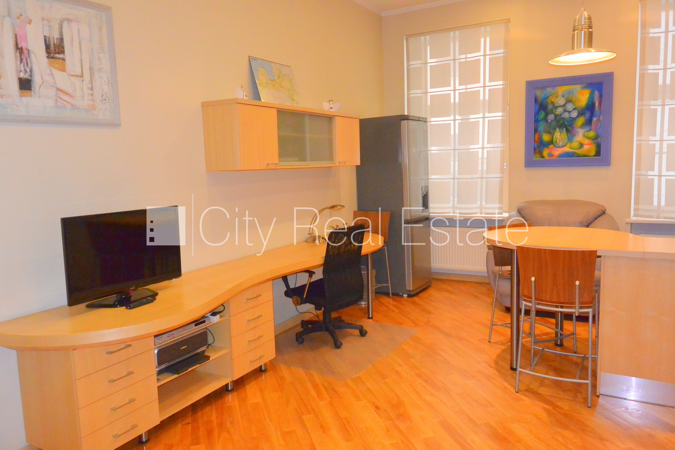 Sludinājumi. Pagalma māja, ķieģeļu mūra sienas, slēgts pagalms, vieta automašīnai, kāpņu telpa pēc kosmētiskā Cena: 150000 EUR Foto #6