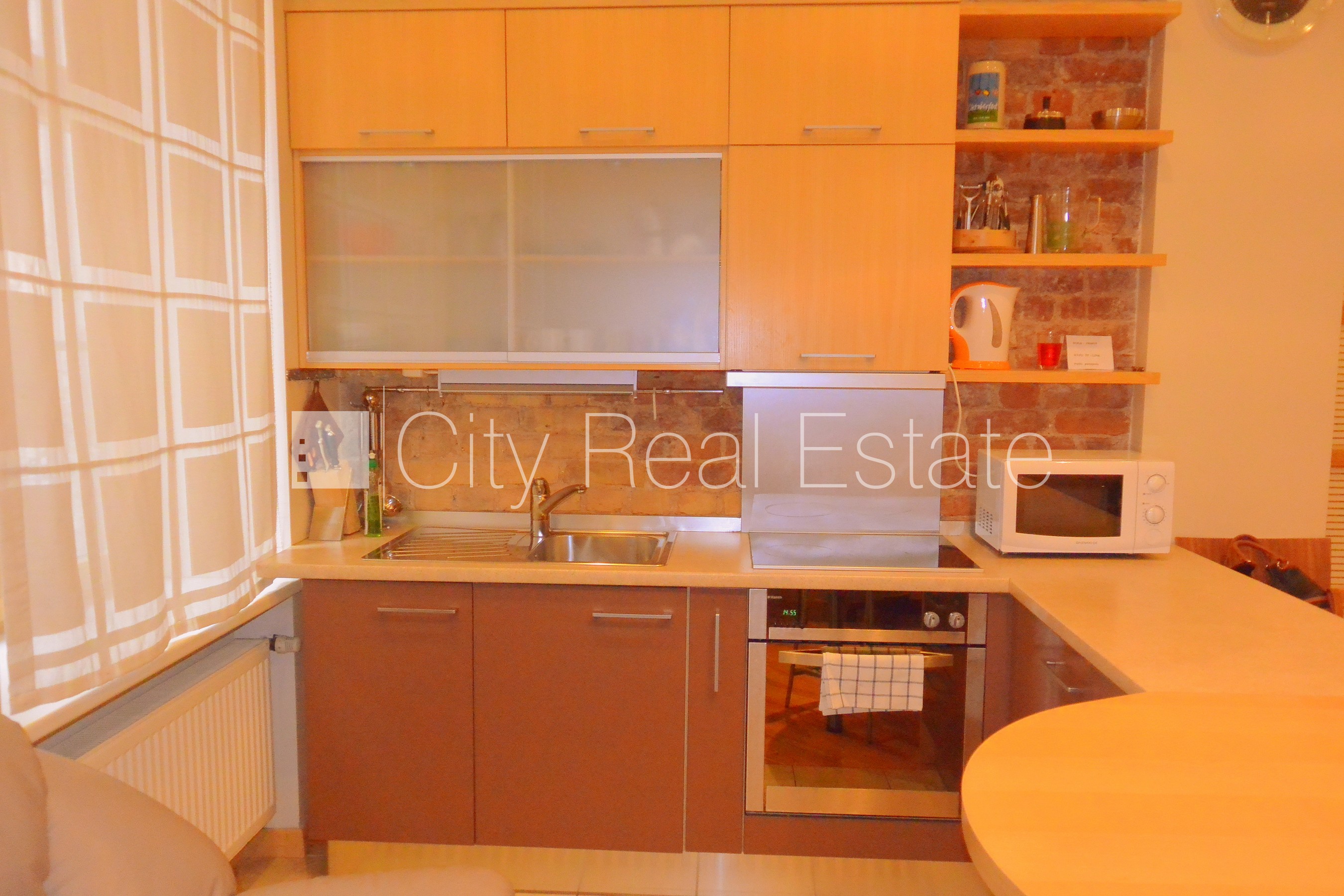 Sludinājumi. Pagalma māja, ķieģeļu mūra sienas, slēgts pagalms, vieta automašīnai, kāpņu telpa pēc kosmētiskā Cena: 150000 EUR Foto #5