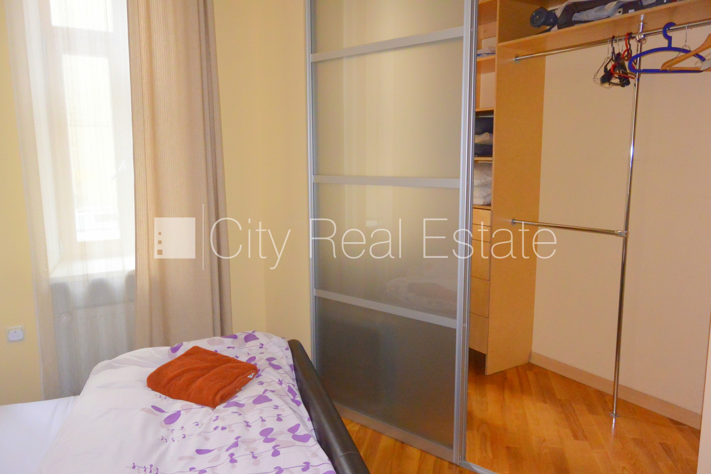 Sludinājumi. Pagalma māja, ķieģeļu mūra sienas, slēgts pagalms, vieta automašīnai, kāpņu telpa pēc kosmētiskā Cena: 150000 EUR Foto #9