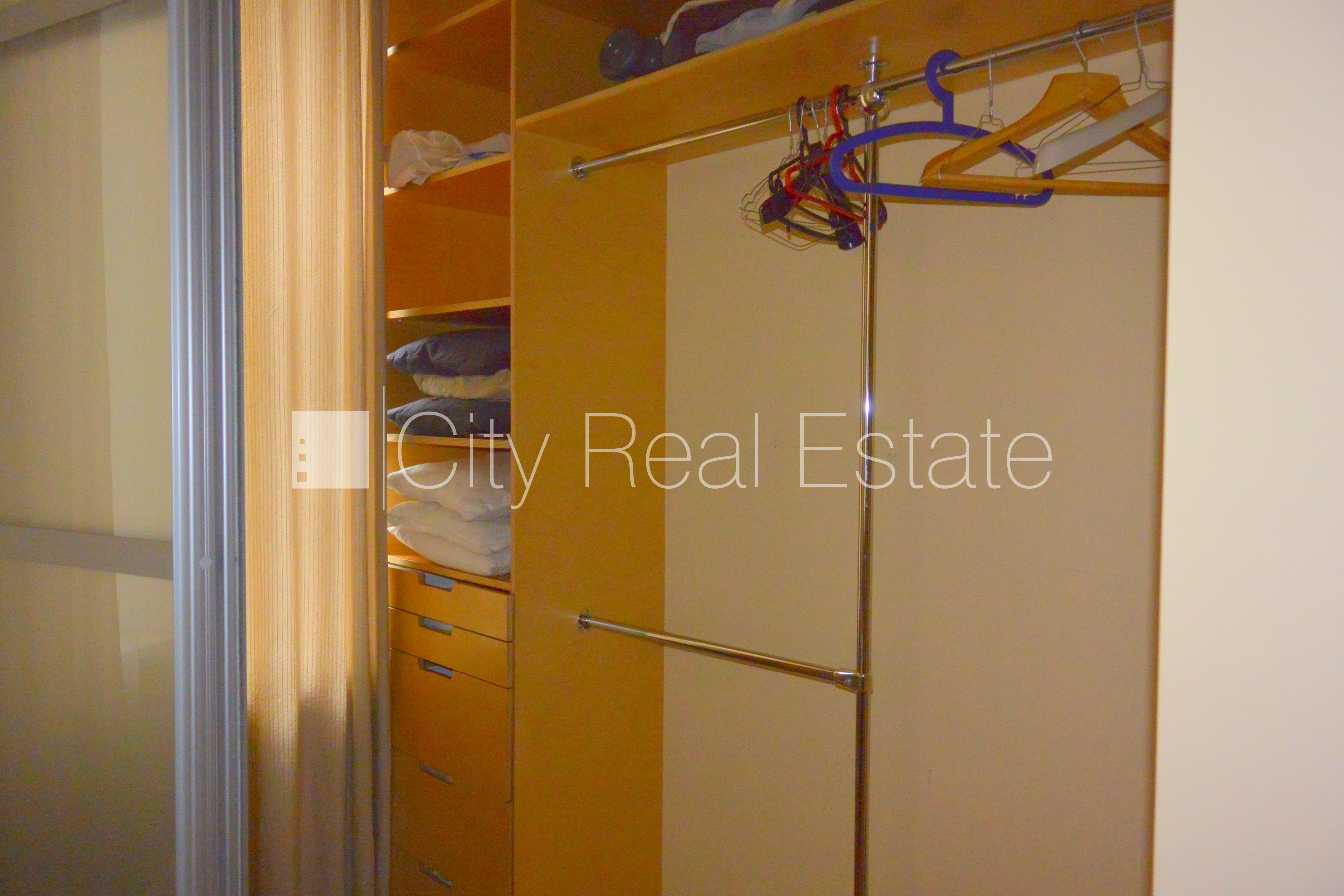 Sludinājumi. Pagalma māja, ķieģeļu mūra sienas, slēgts pagalms, vieta automašīnai, kāpņu telpa pēc kosmētiskā Cena: 150000 EUR Foto #10