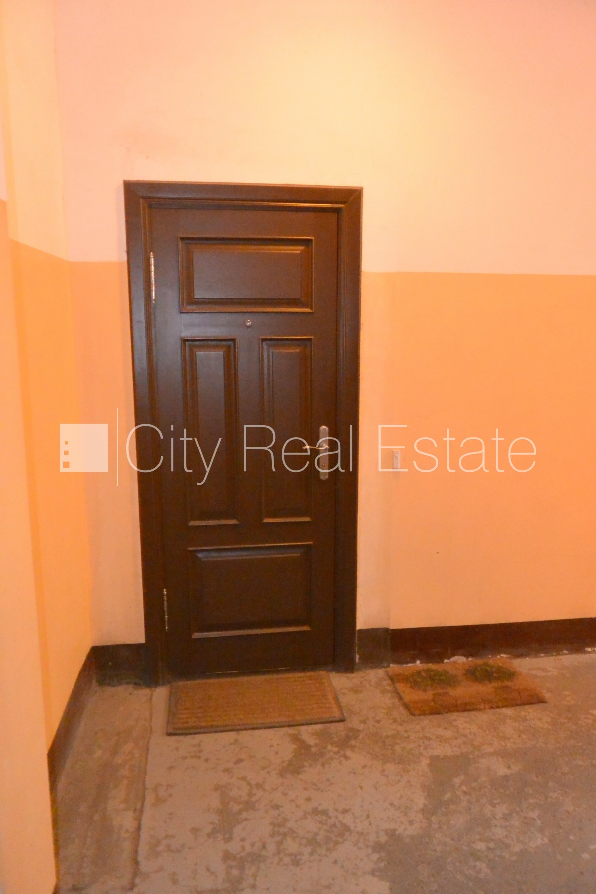 Sludinājumi. Pagalma māja, ķieģeļu mūra sienas, slēgts pagalms, vieta automašīnai, kāpņu telpa pēc kosmētiskā Cena: 150000 EUR Foto #15