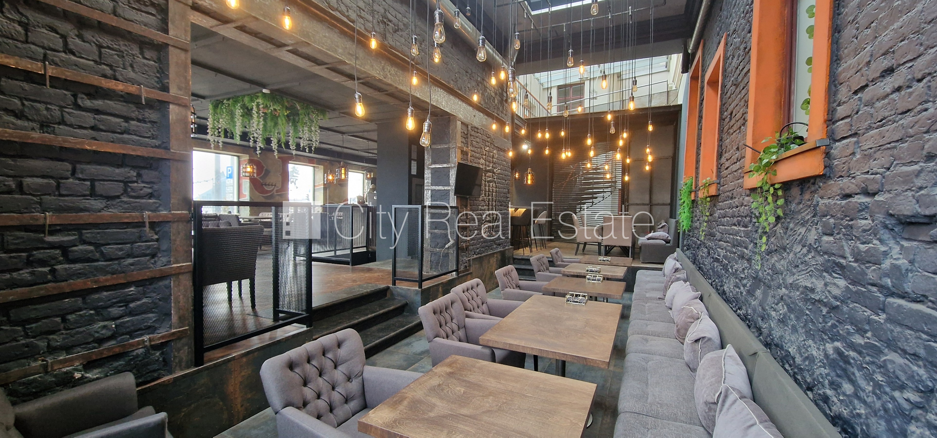 Sludinājumi. Zeme īpašumā, fasādes māja, pagrabstāvā pieejama noliktava, ieeja no ielas un pagalma, ir kravas Cena: 210000 EUR Foto #8