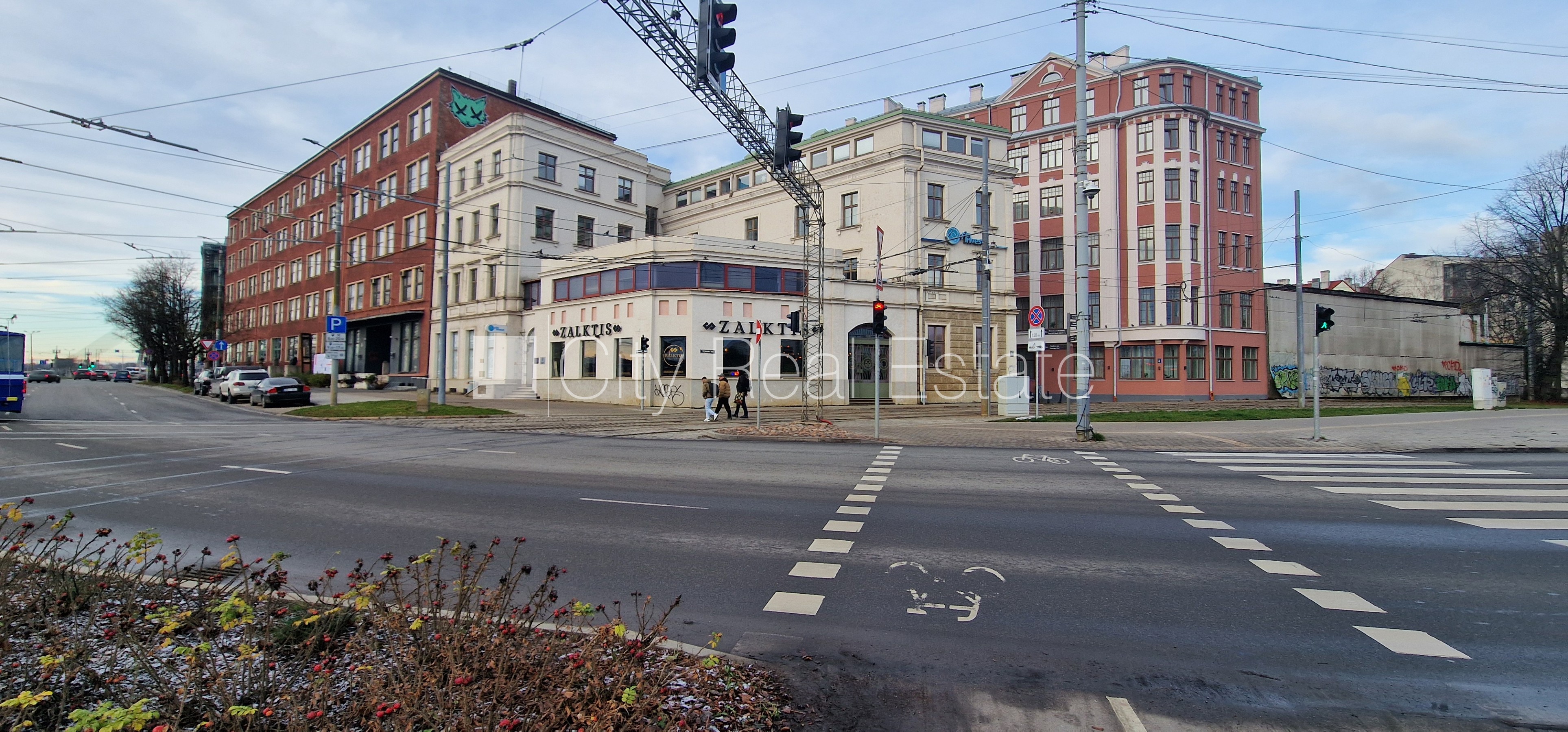 Sludinājumi. Zeme īpašumā, fasādes māja, pagrabstāvā pieejama noliktava, ieeja no ielas un pagalma, ir kravas Cena: 210000 EUR Foto #25