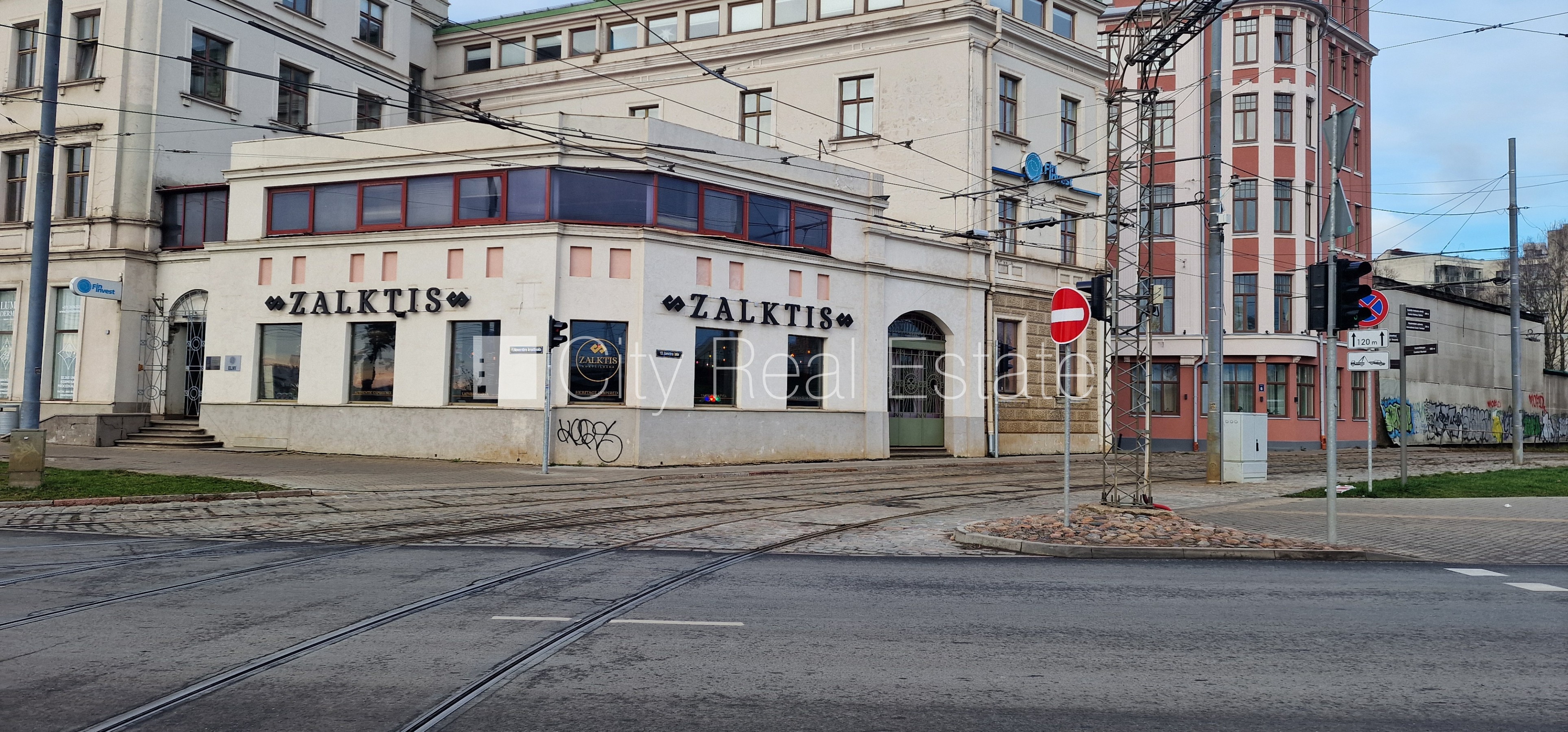 Sludinājumi. Zeme īpašumā, fasādes māja, pagrabstāvā pieejama noliktava, ieeja no ielas un pagalma, ir kravas Cena: 210000 EUR Foto #22