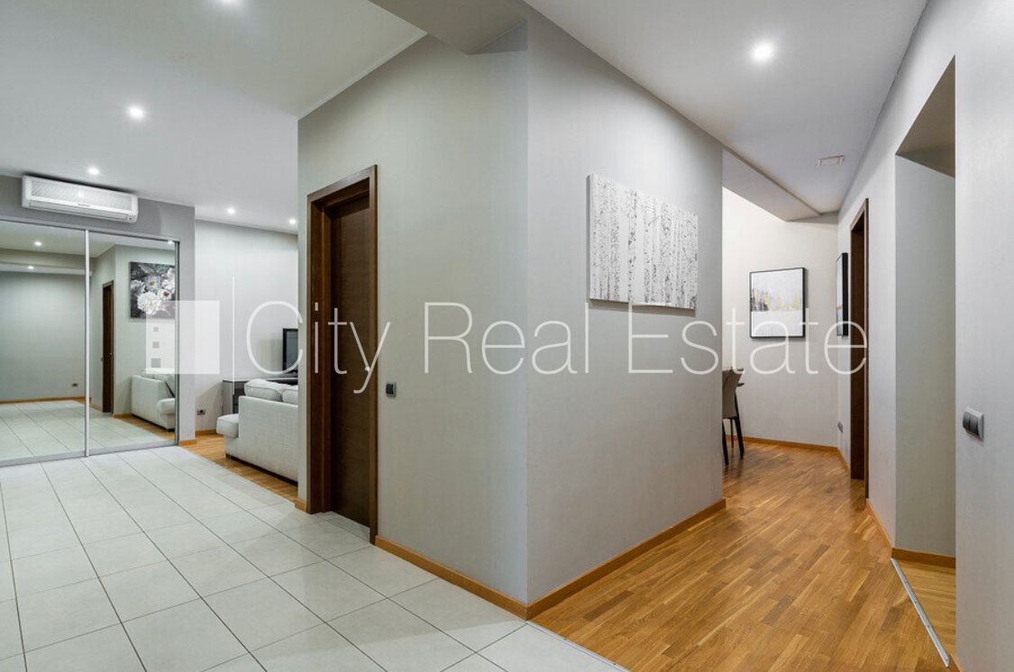 Sludinājumi. Jaunceltne, fasādes māja, labiekārtota apzaļumota teritorija, slēgts pagalms, teritorijas Cena: 315000 EUR Foto #9