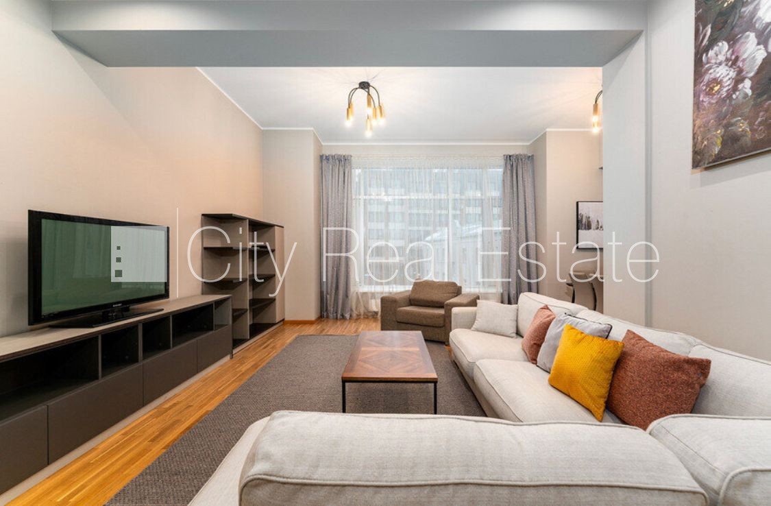 Sludinājumi. Jaunceltne, fasādes māja, labiekārtota apzaļumota teritorija, slēgts pagalms, teritorijas Cena: 315000 EUR Foto #2